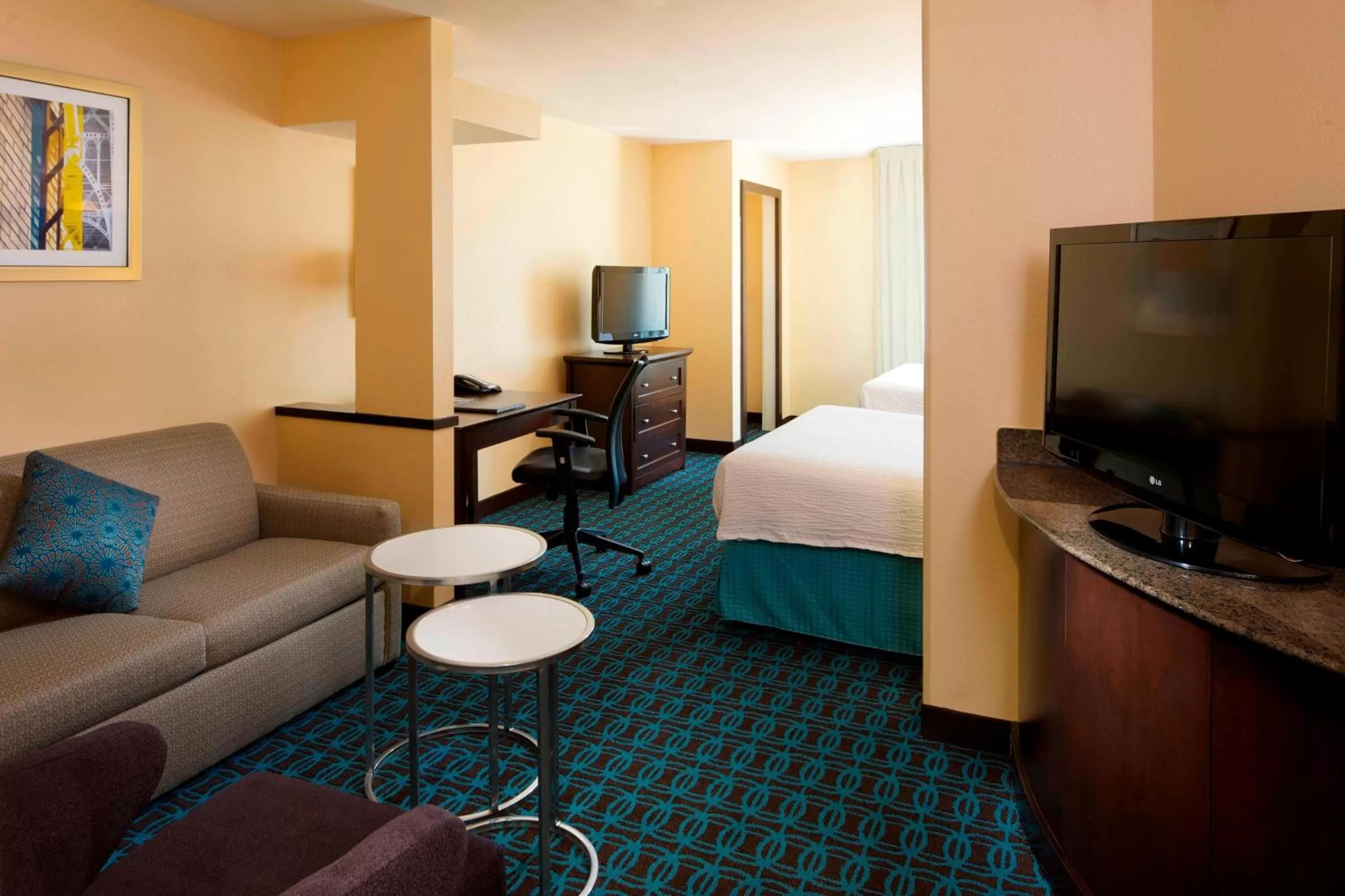 Bedroom, Bed in Fairfield Inn & Suites Houston Intercontinental Airport