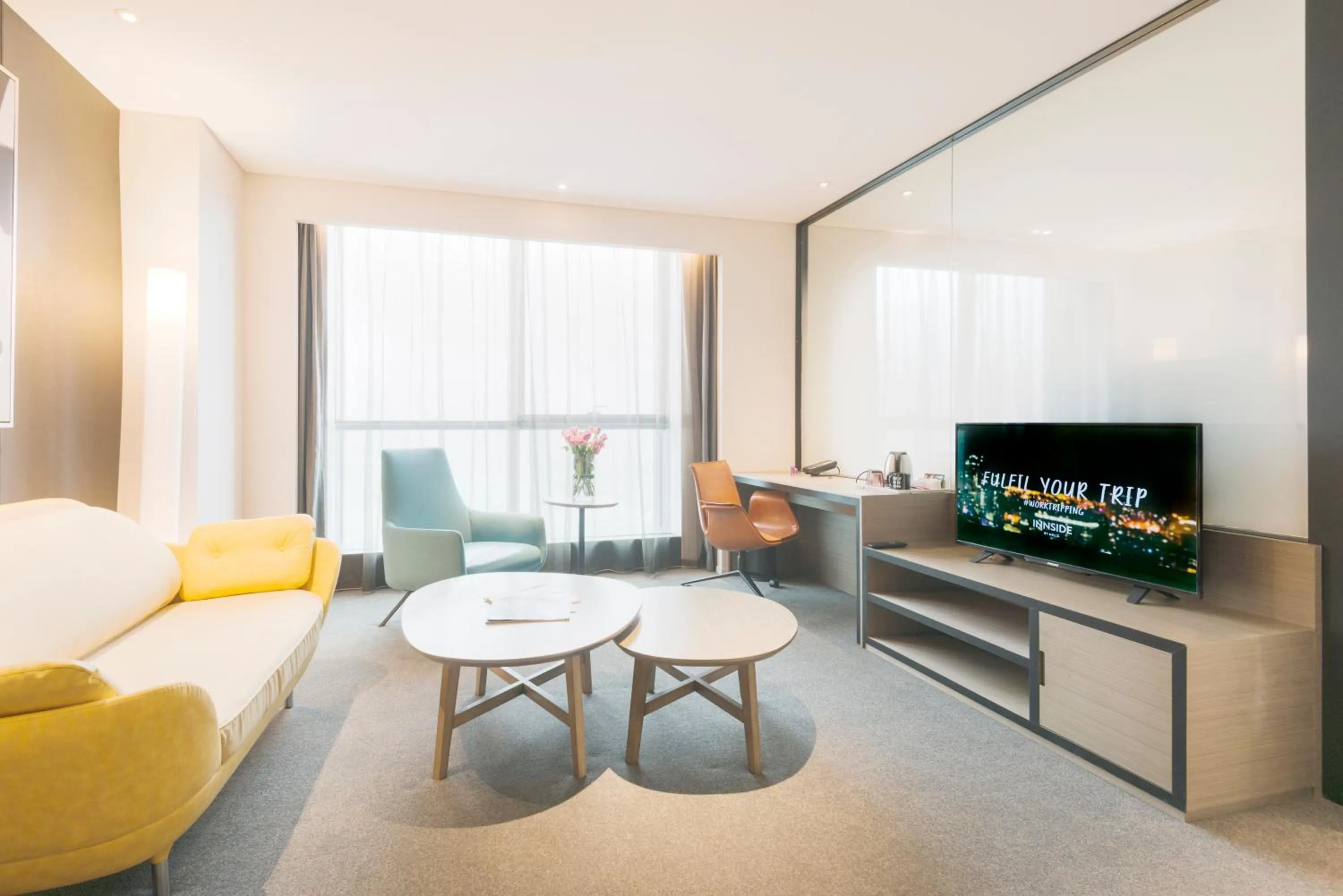 Photo of the whole room in INNSiDE by Meliá Zhengzhou