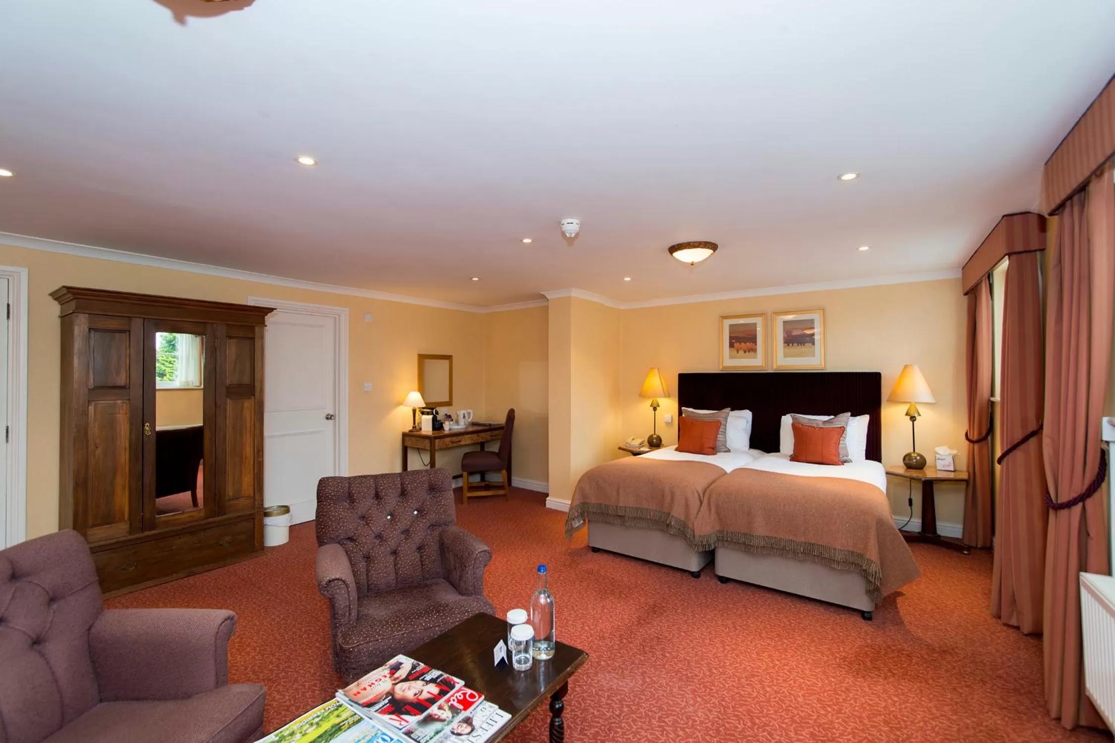 Bedroom, Bed in Three Ways House Hotel