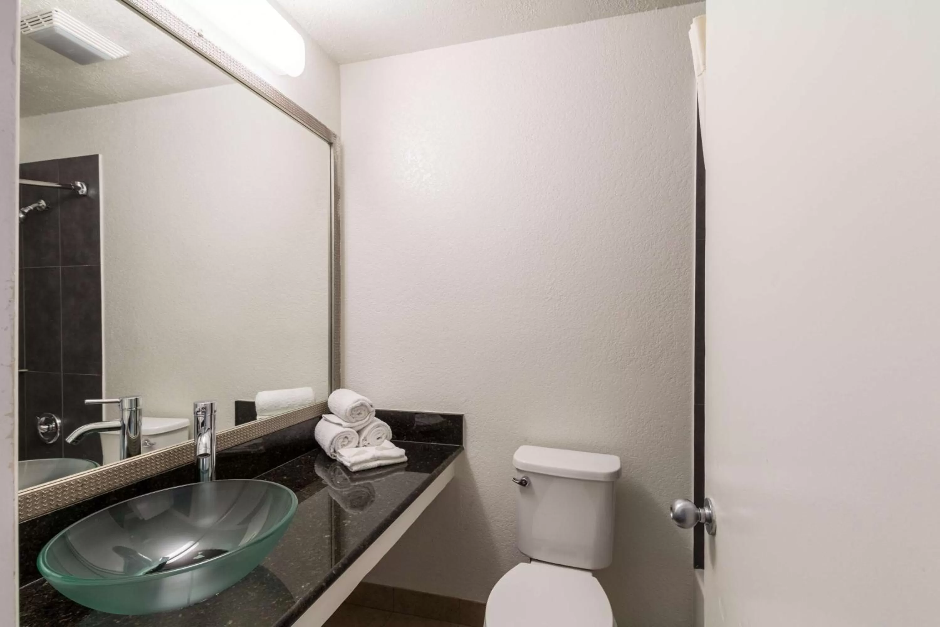 Bathroom in Studio 6-Arlington, TX