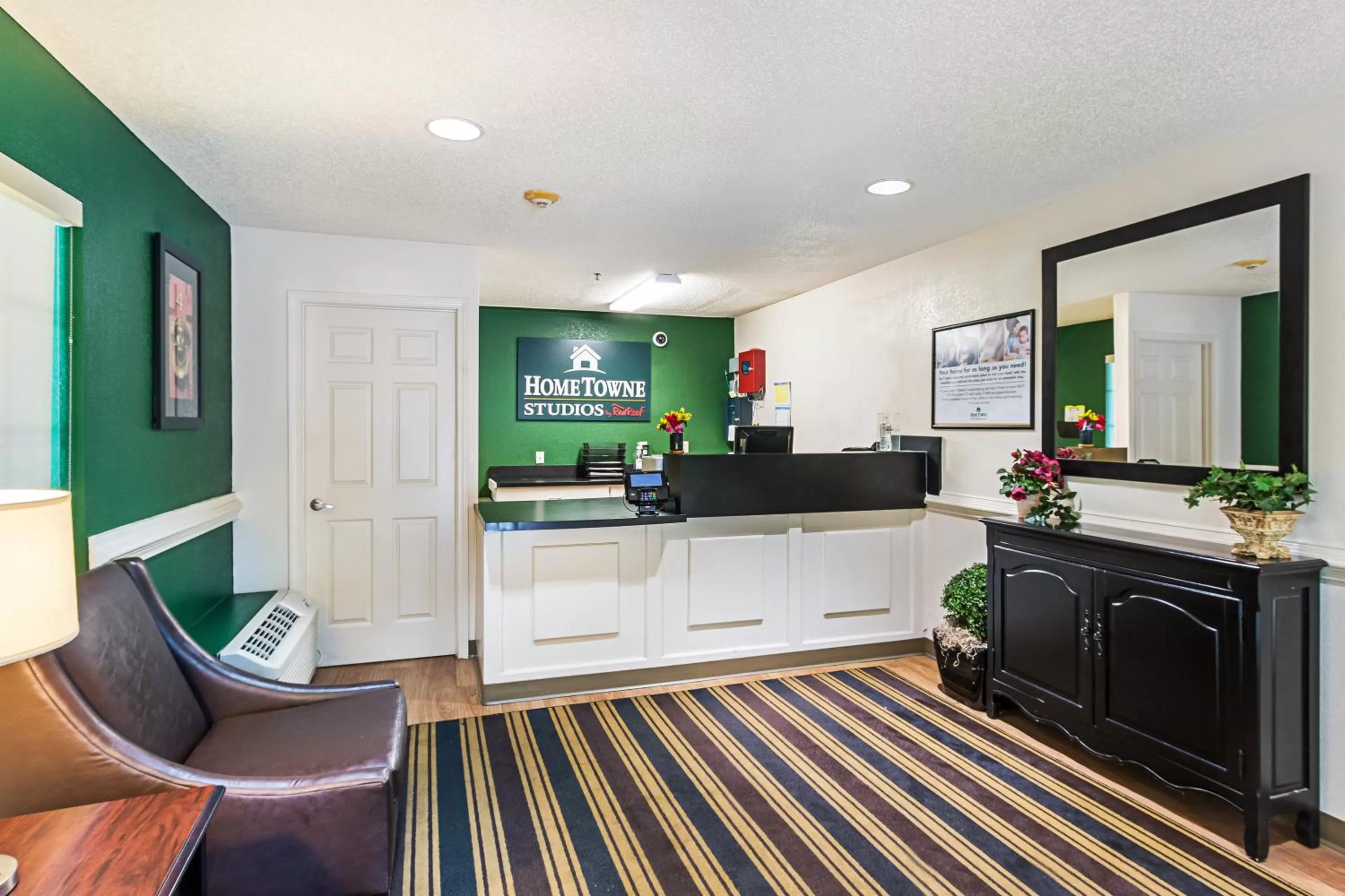 Lobby or reception in HomeTowne Studios by Red Roof Atlanta – Lawrenceville