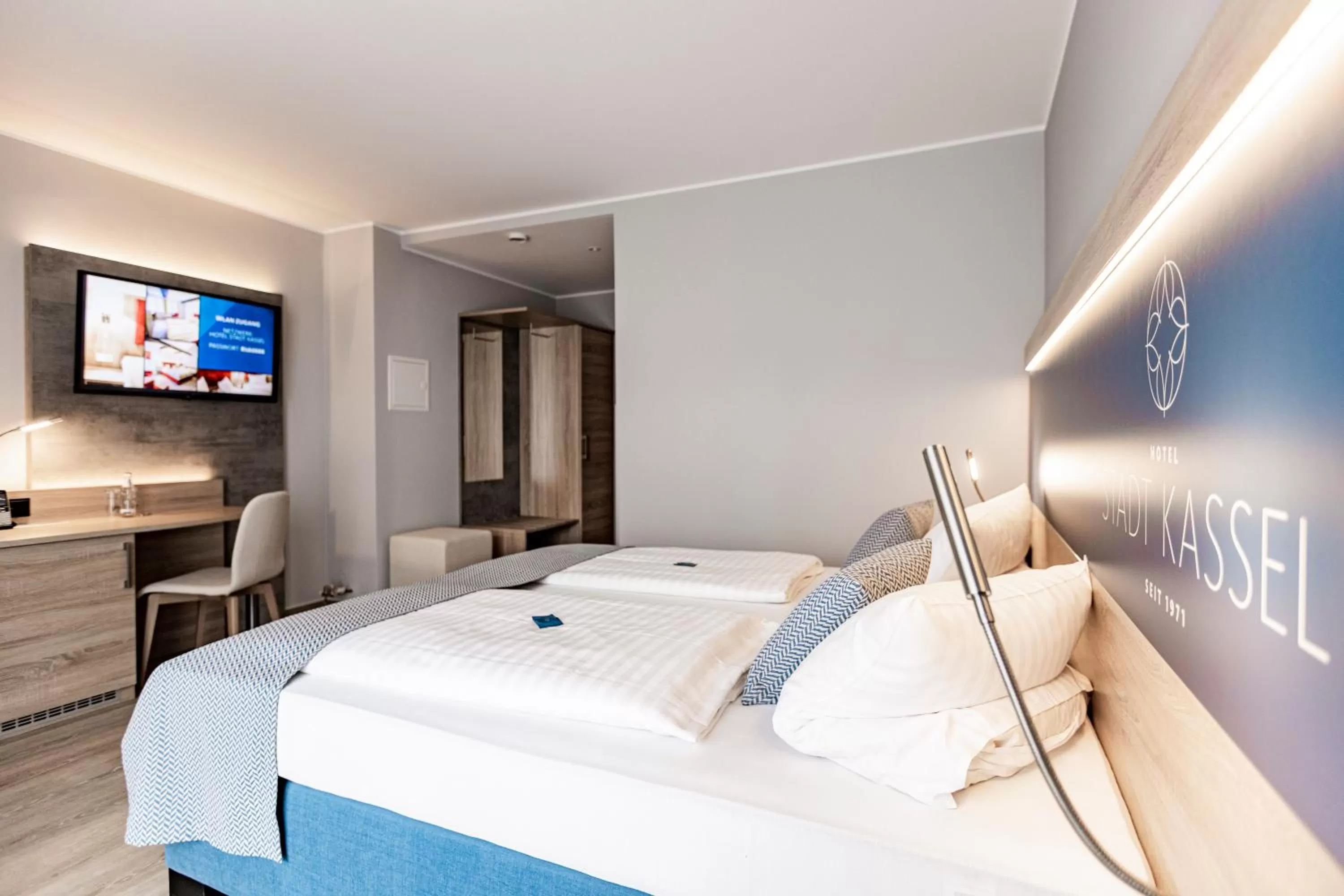 Photo of the whole room, Bed in Hotel Stadt Kassel