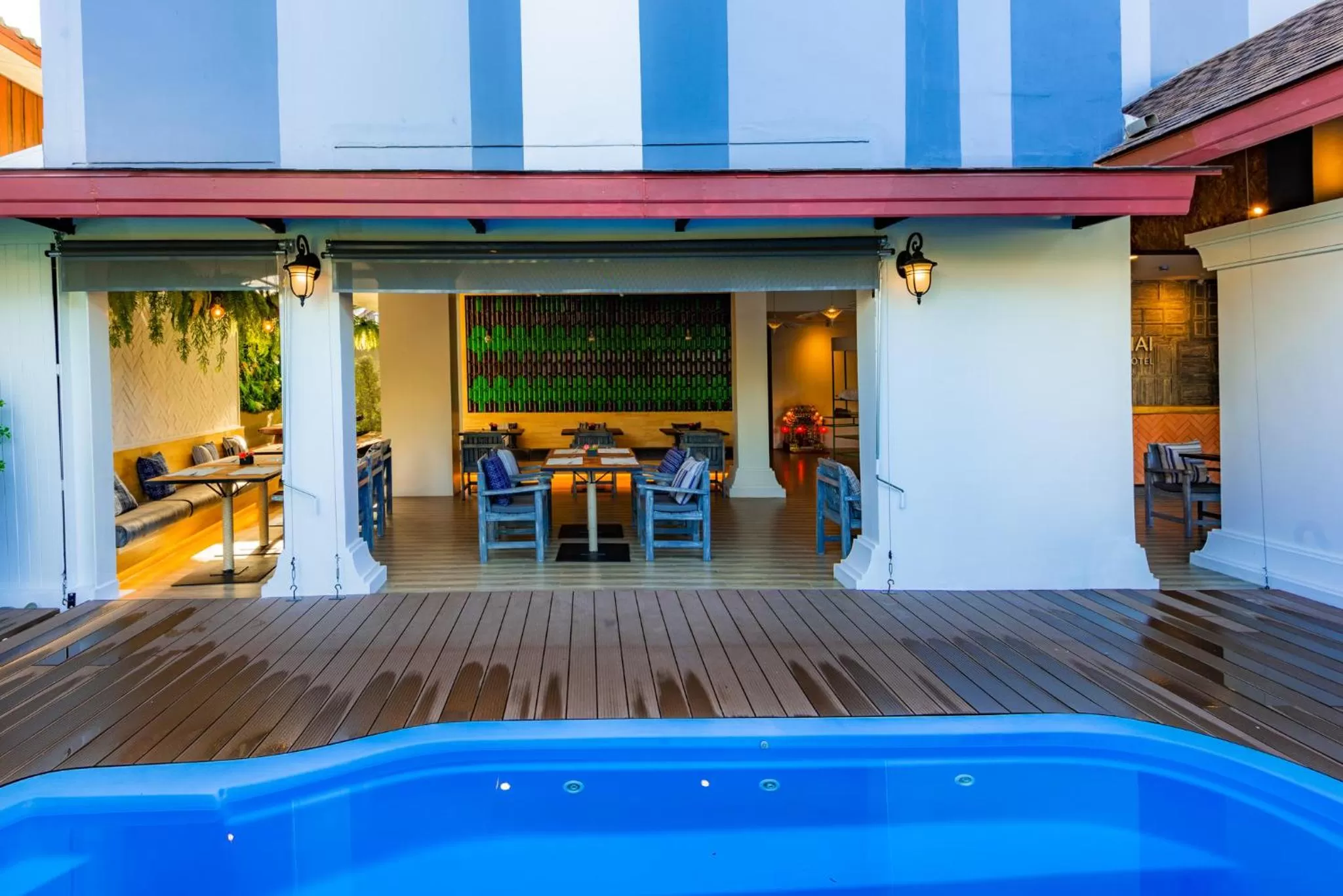 Swimming pool in Luck Thai Hotel