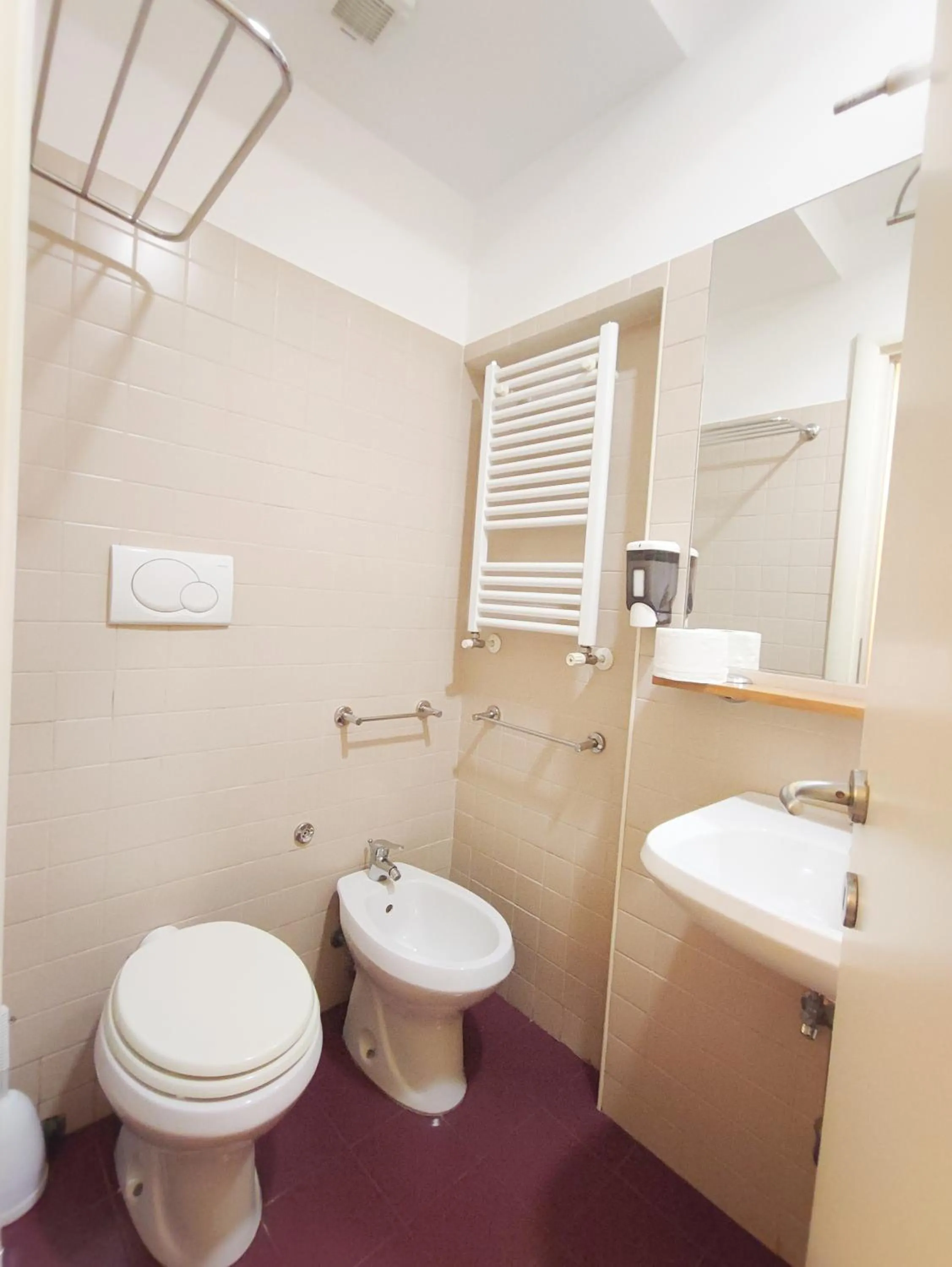 Toilet in Booking House Rome