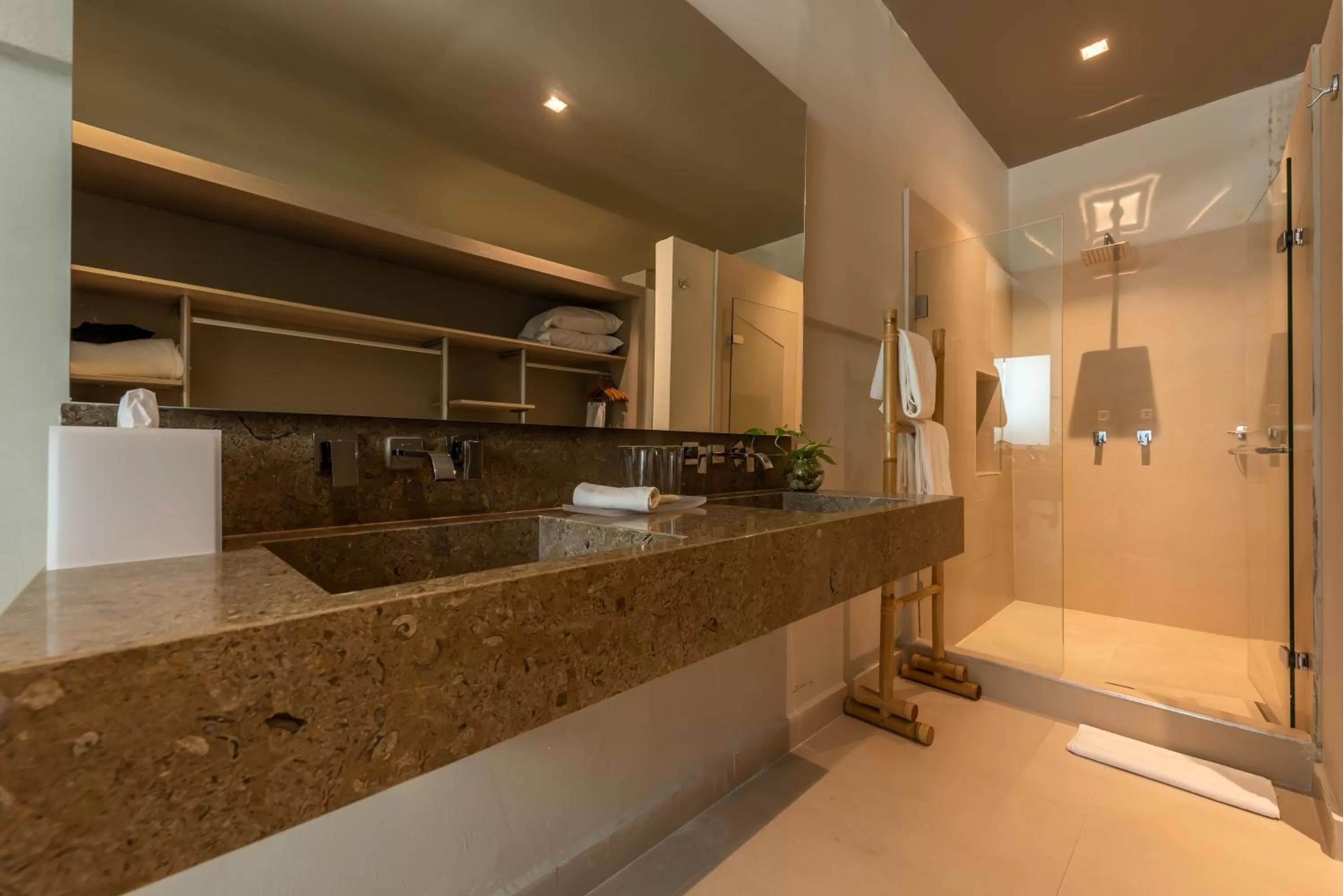 Shower in Madisson Boutique Hotel Cartagena