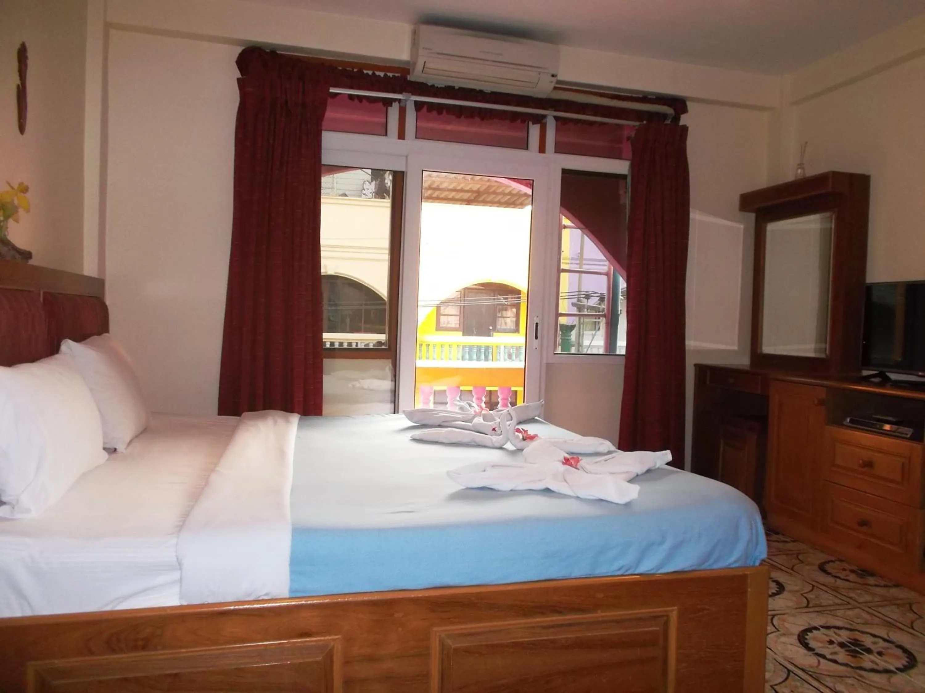 Day, Bed in Chaiyapoon Inn