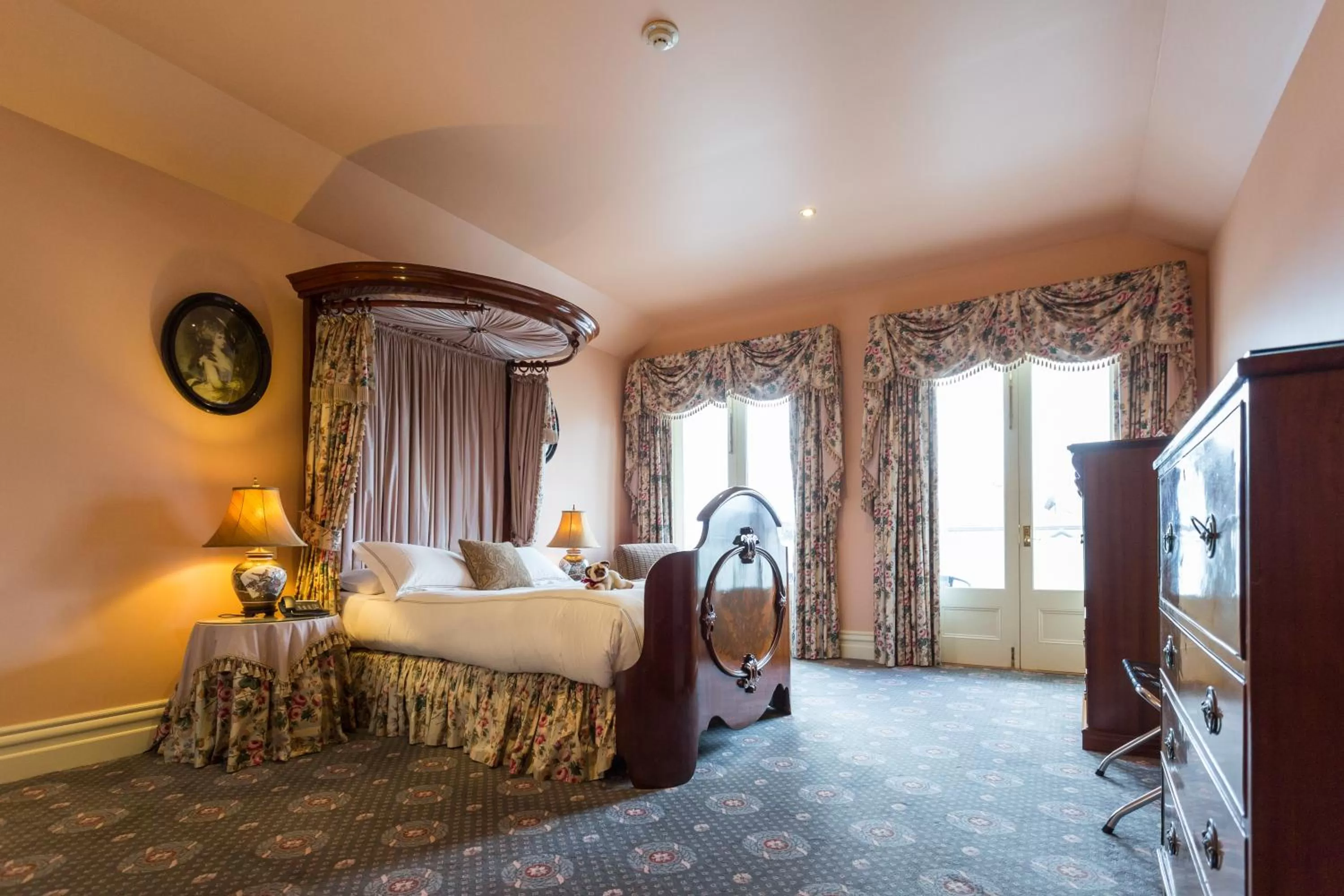 Bed in Chateau Yering