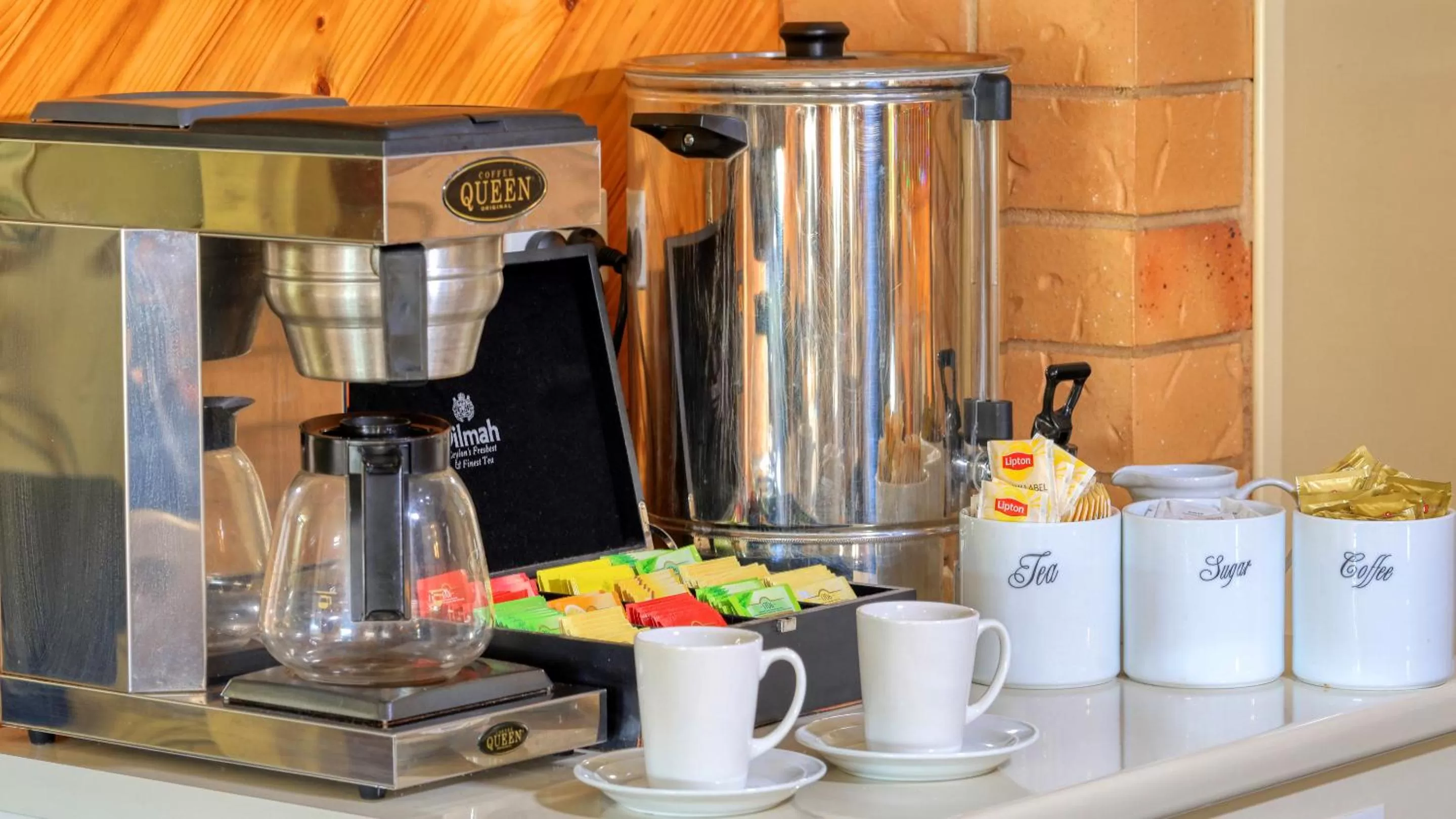 Buffet breakfast in North Parkes Motel