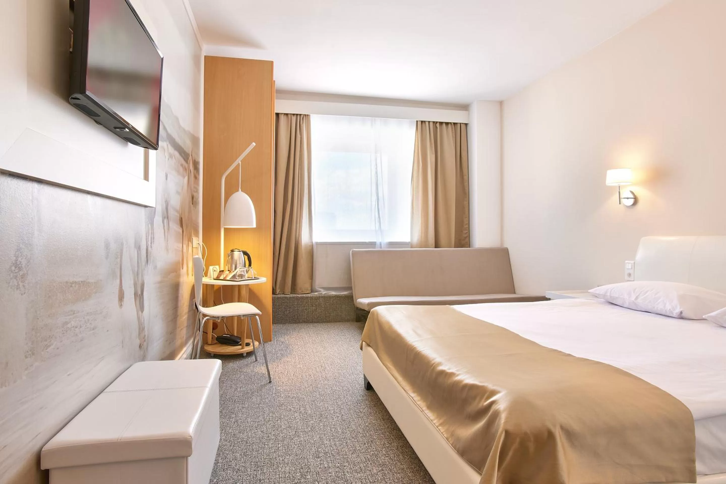 Bed in MyContinental Bucuresti Gara de Nord