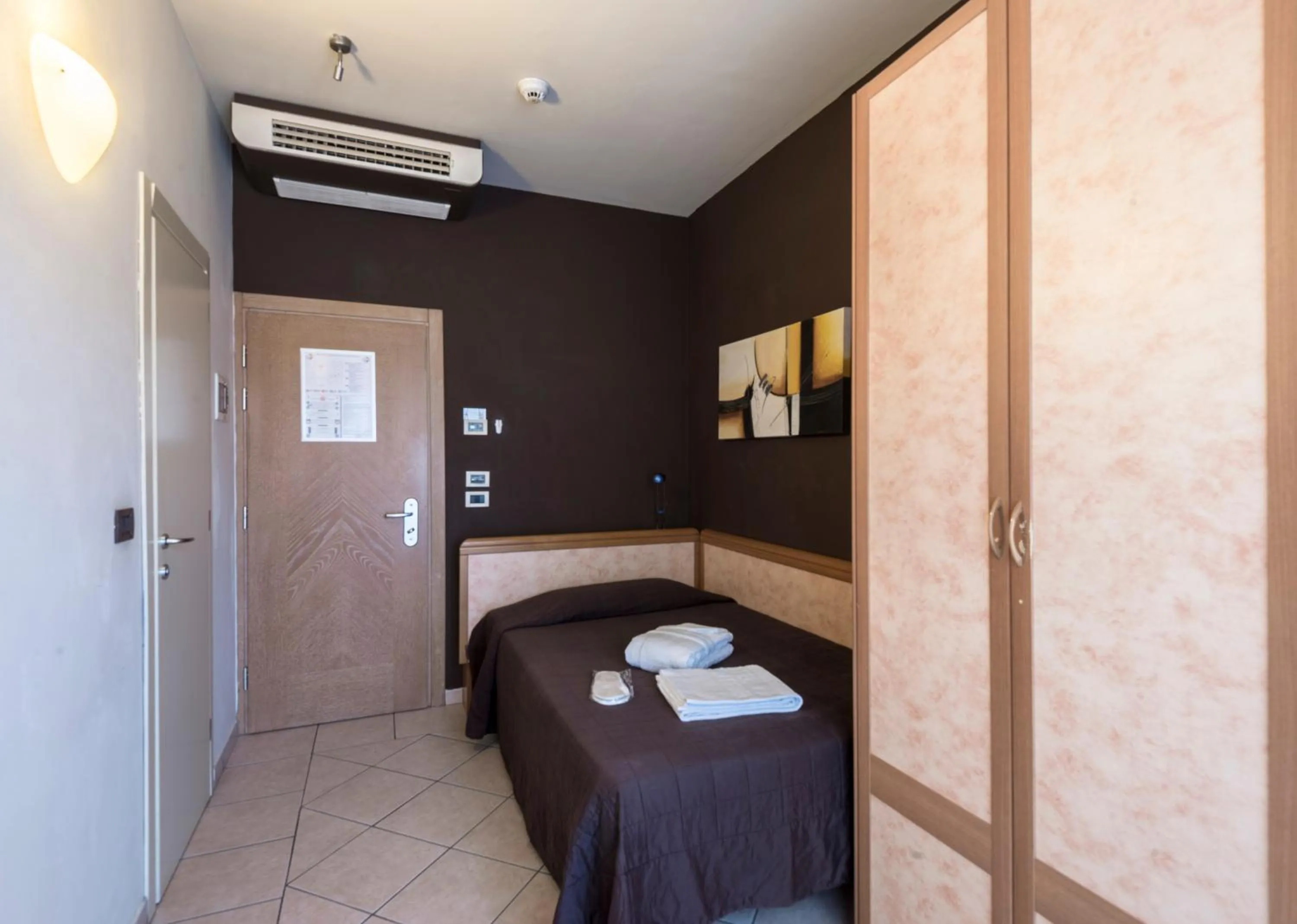 Decorative detail, Bed in Hotel Montebello