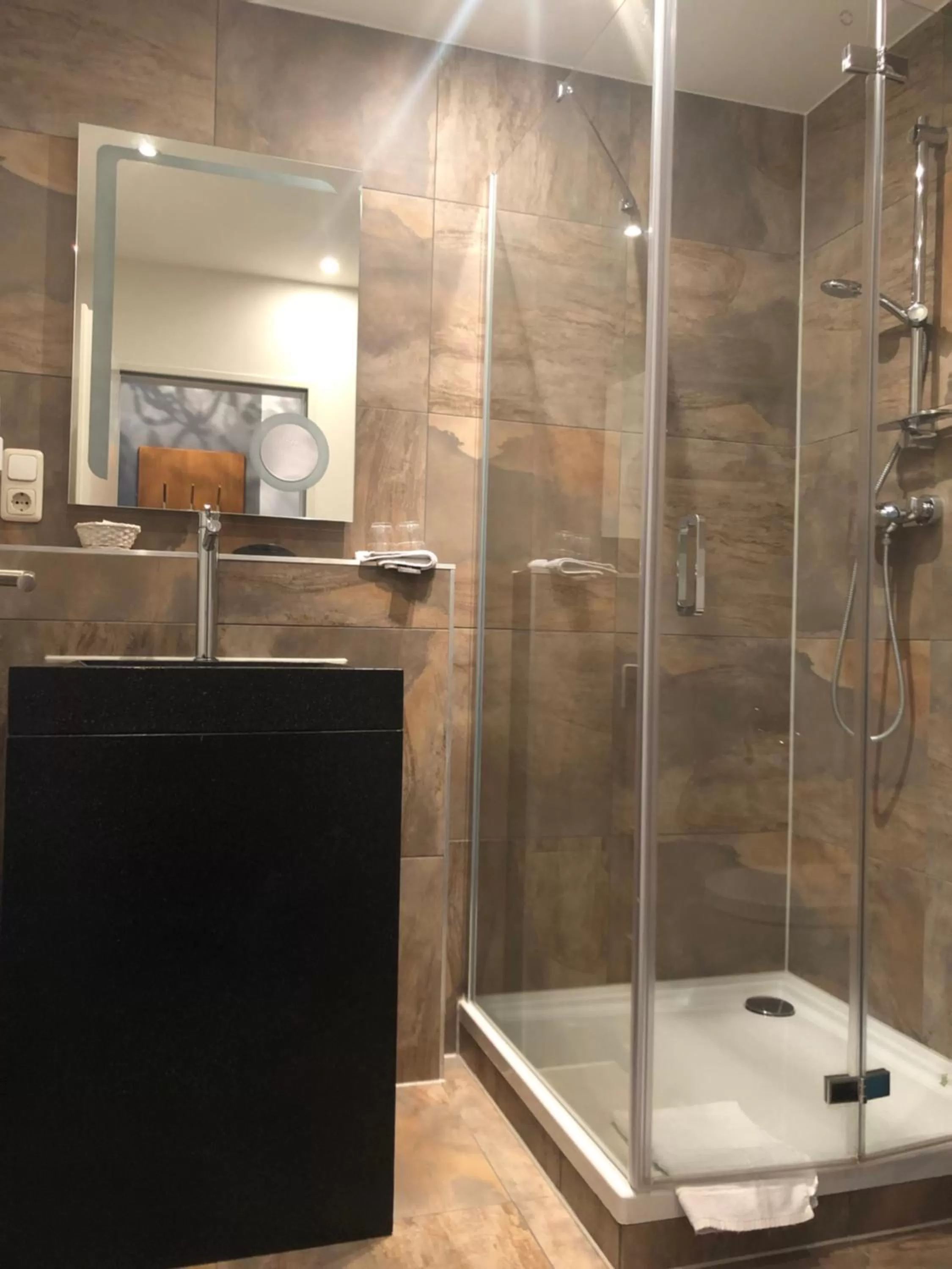 Shower in Arthotel Restaurant Pfeffermühle