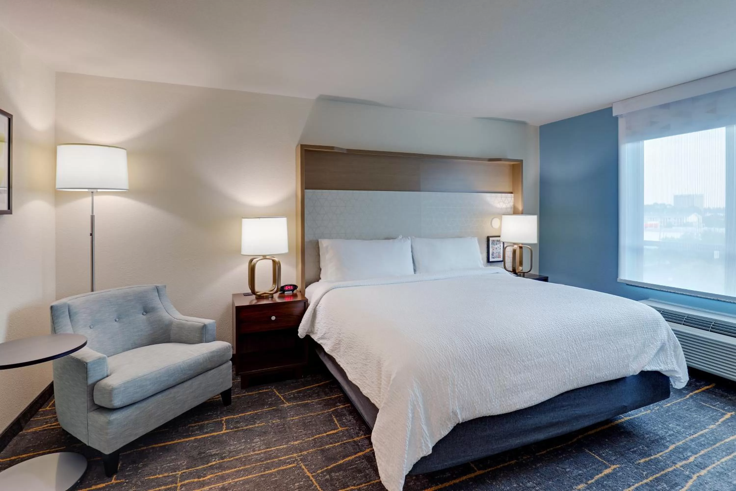 Bed in Holiday Inn Mobile Airport by IHG