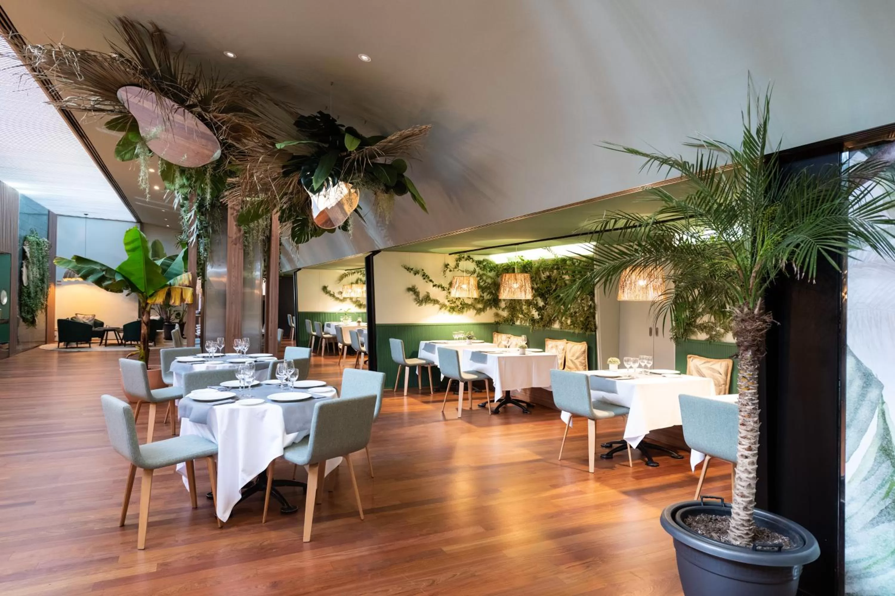 Restaurant/places to eat in Aparthotel Atenea Barcelona