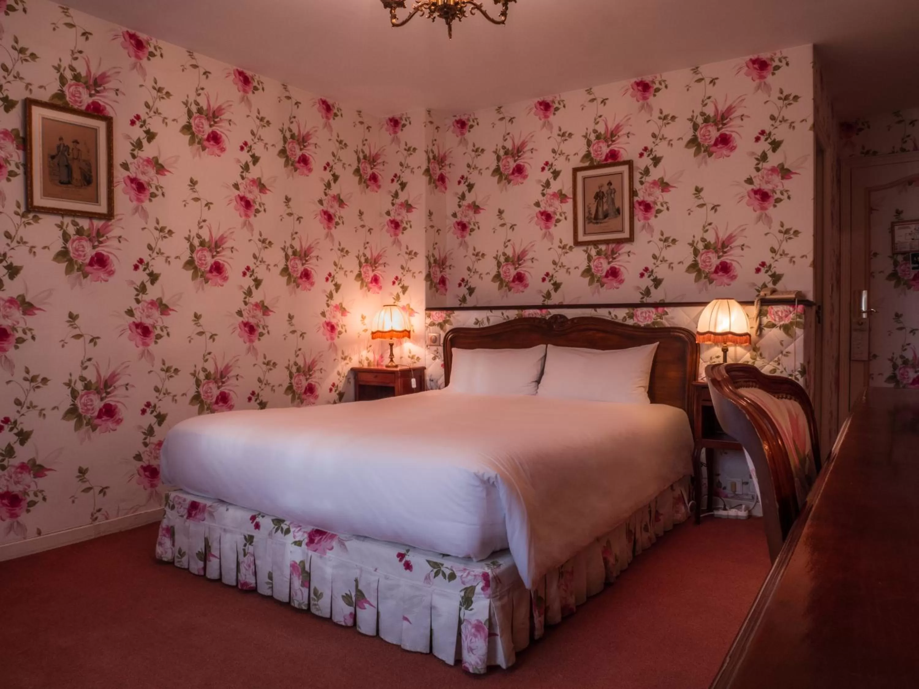 Bedroom, Bed in Château Des Bondons EI