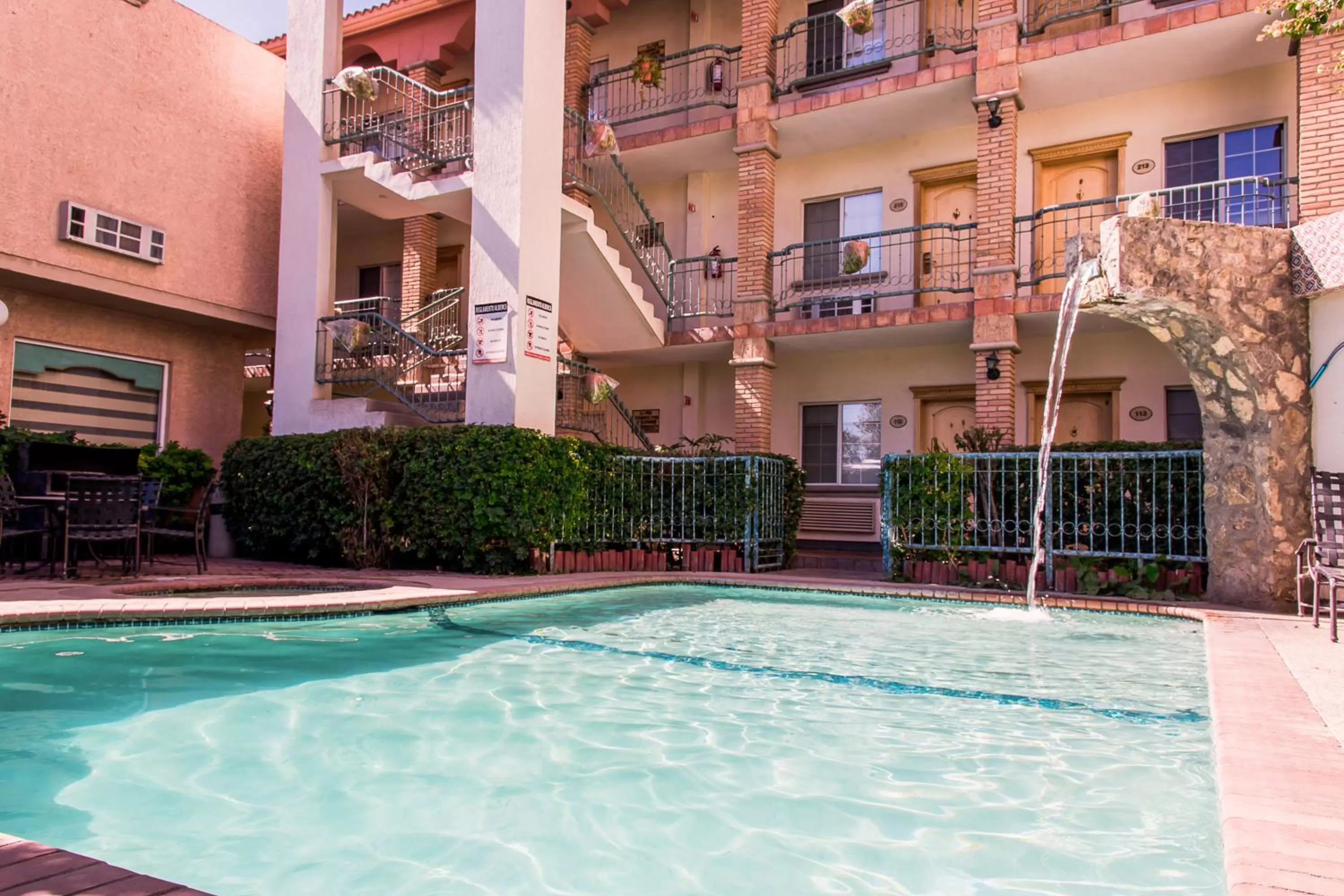 Swimming pool in Business Hotel & Suites María Bonita