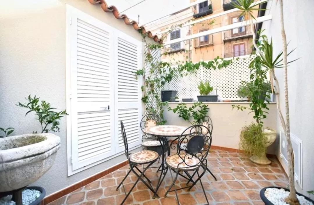 Balcony/Terrace in San Francesco Rooms and Apartment with Terrace in Palermo Locazione Turistica