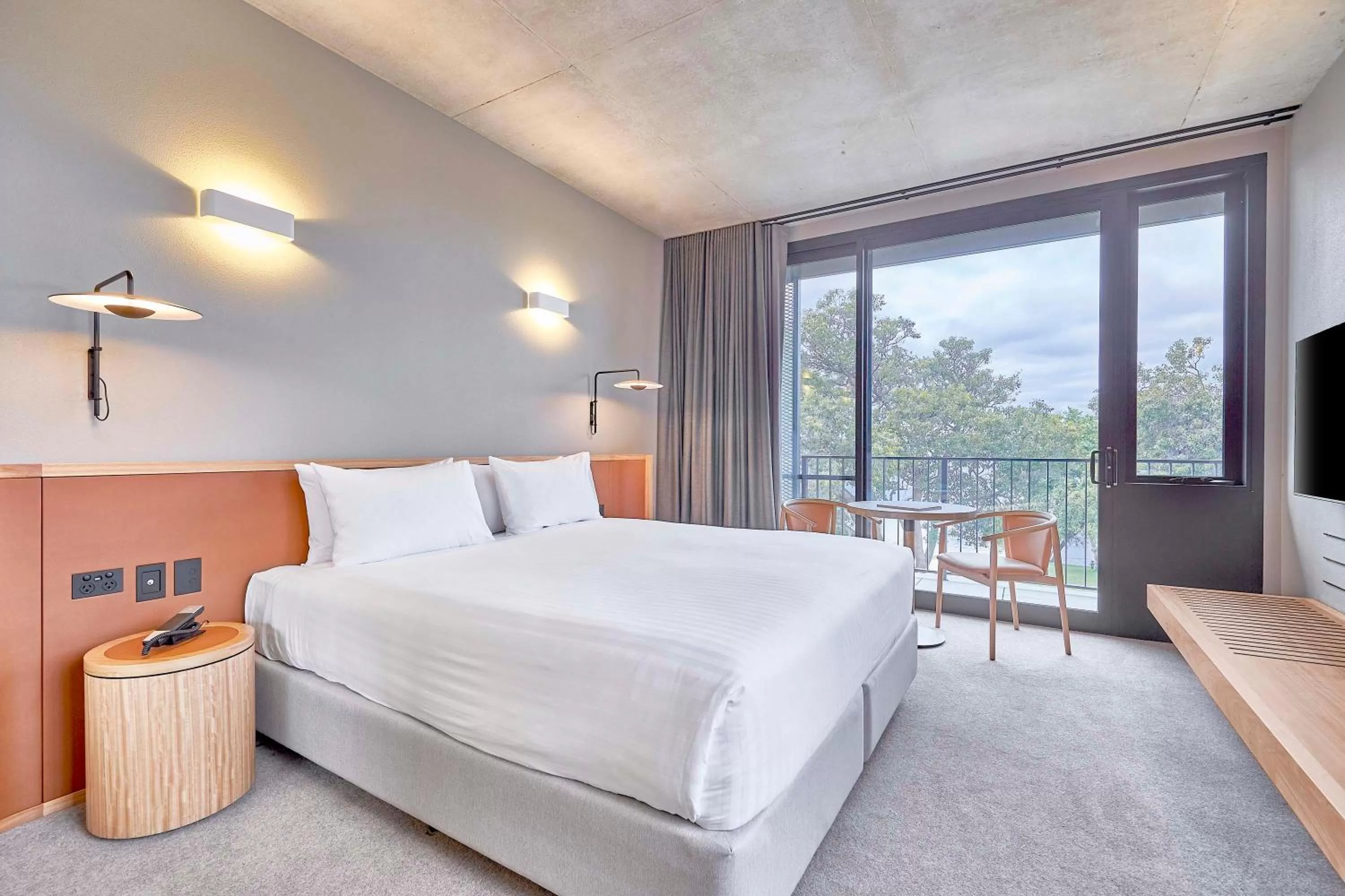 Bedroom, Bed in Wonil Hotel Perth - Handwritten Collection