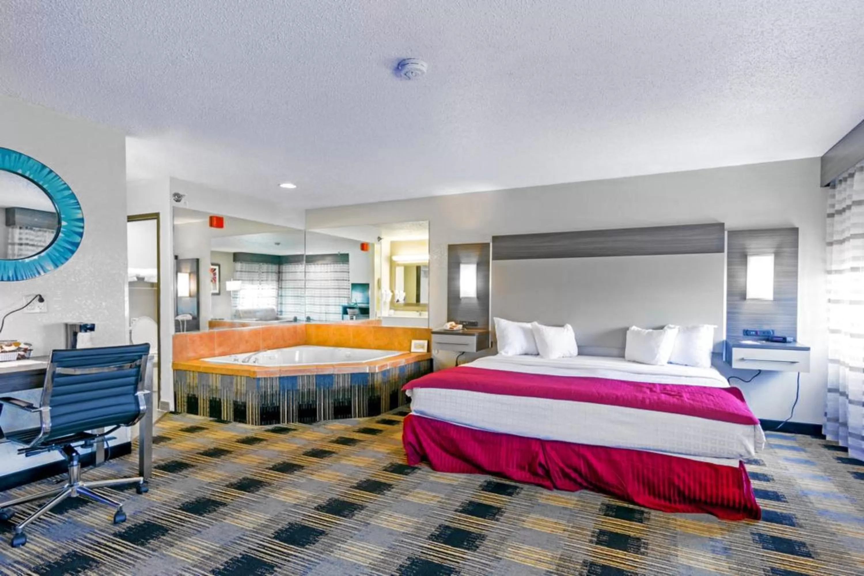 Photo of the whole room, Bed in Baymont by Wyndham Jackson