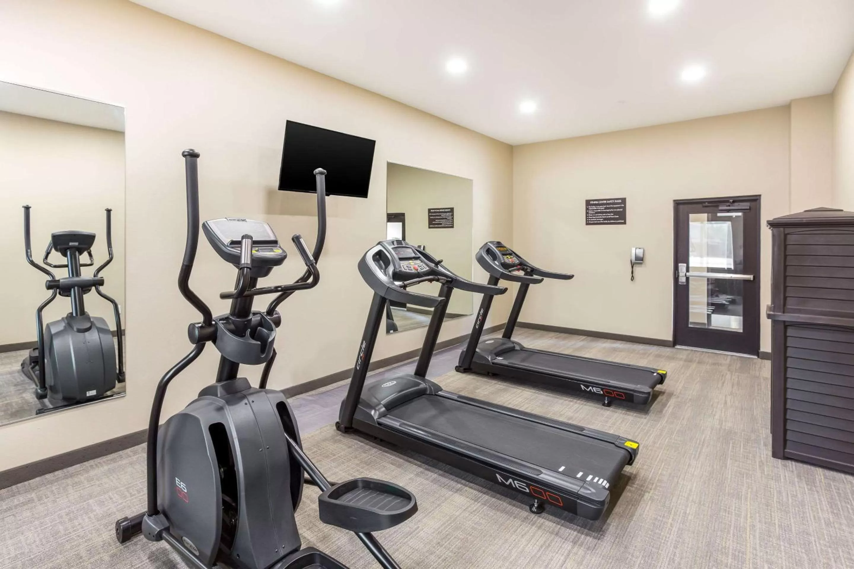 Fitness centre/facilities in MainStay Suites Logan Ohio-Hocking Hills