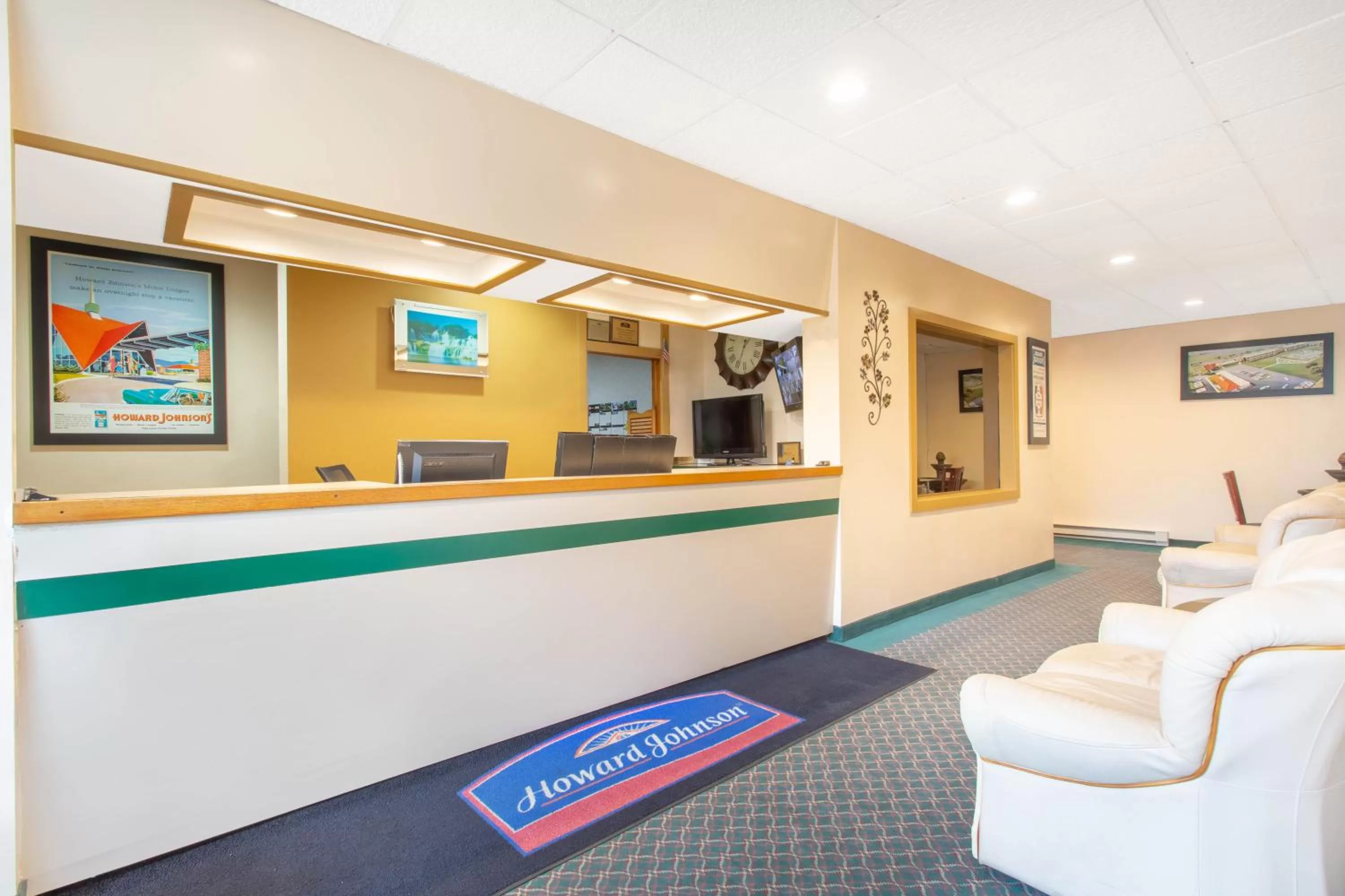 Lobby or reception in Howard Johnson by Wyndham Albany