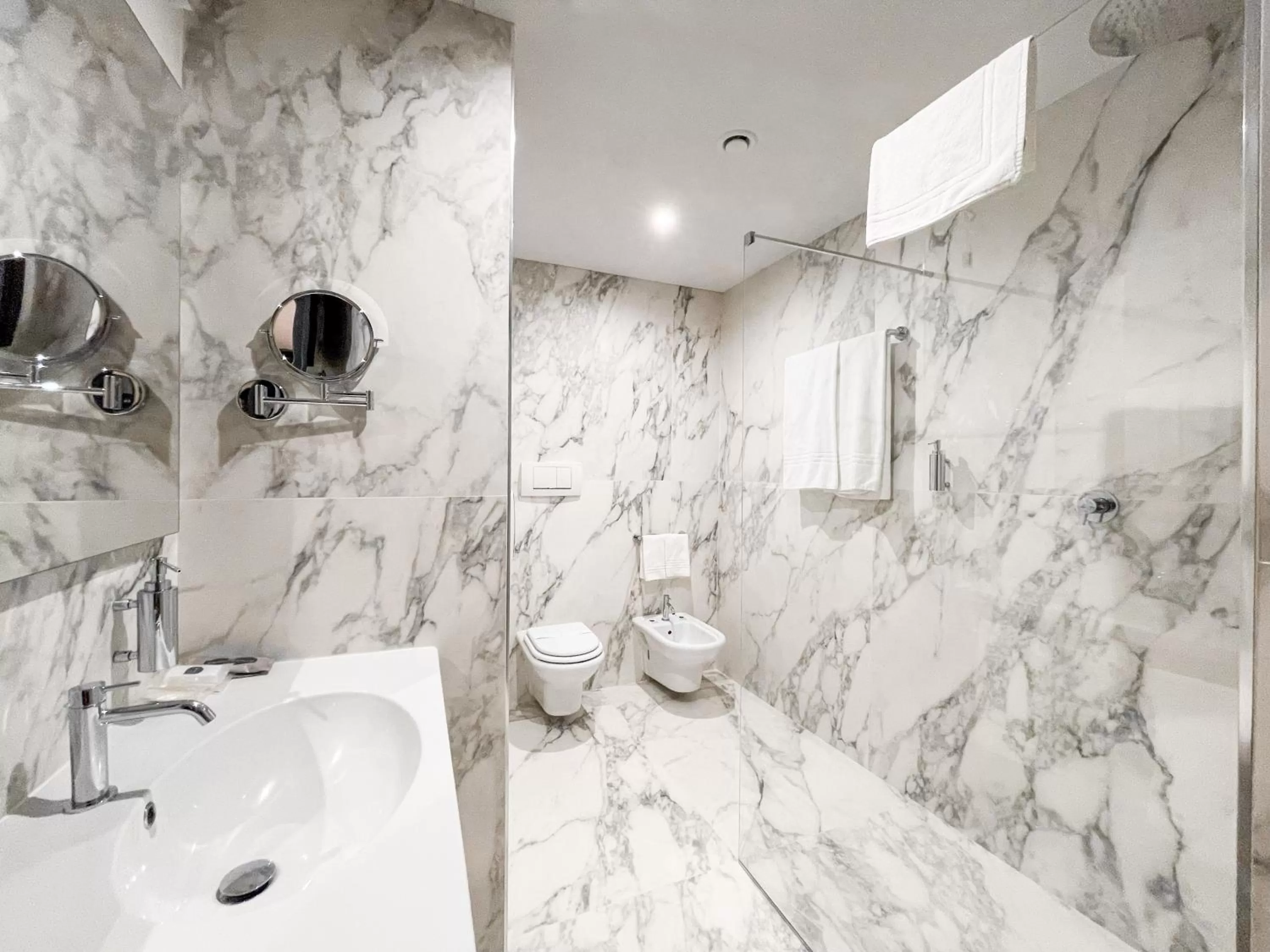 Bathroom in Hotel Impero