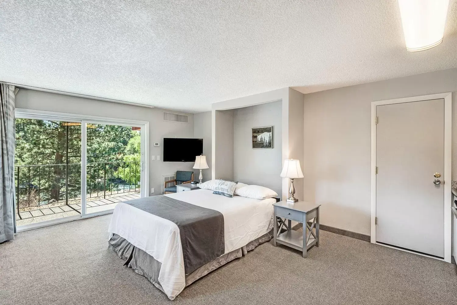 Standard Studio - No Pets in Bend Riverside Condos Standard Studio - No Pets in Bend Riverside Condos