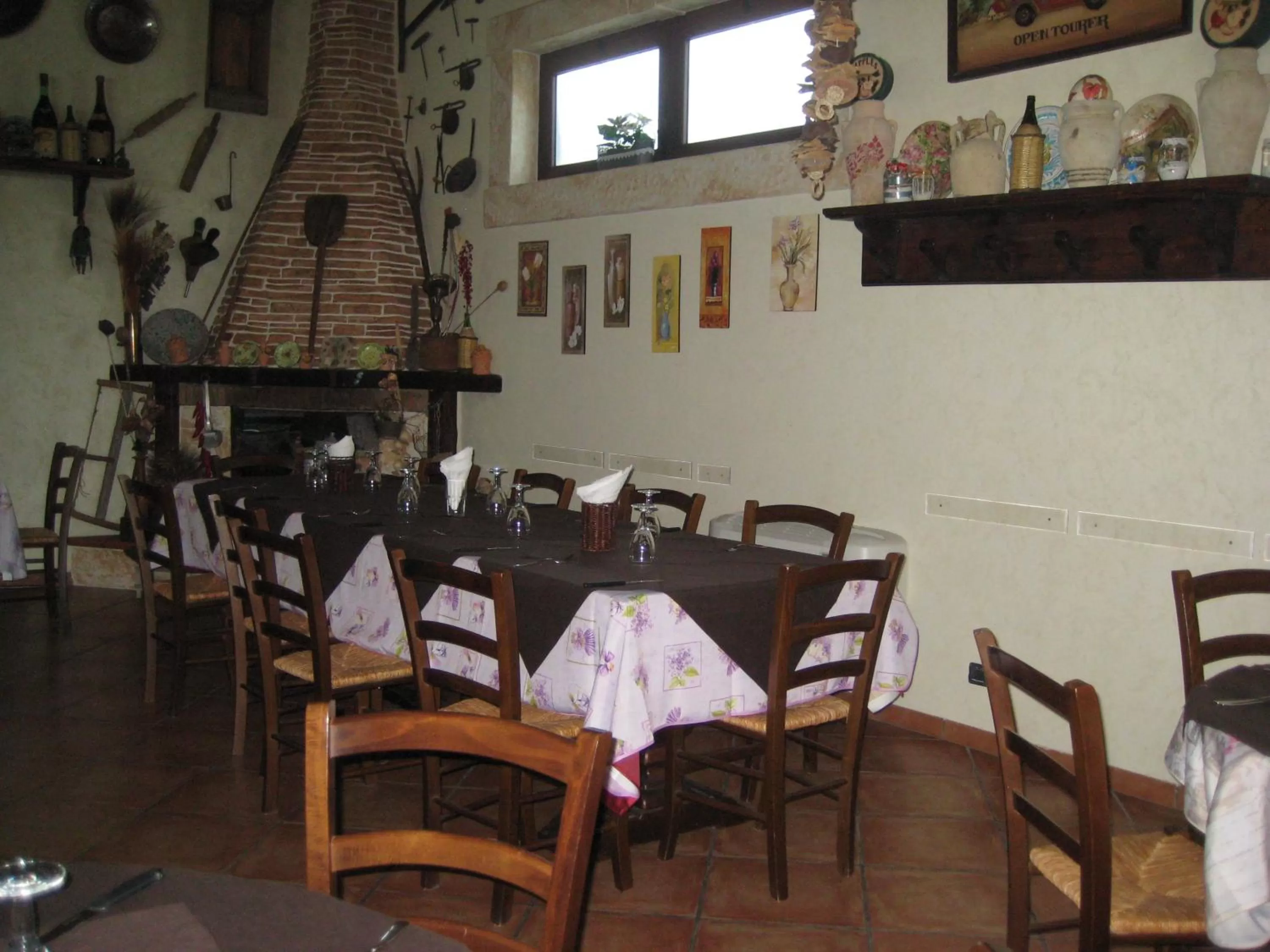 Restaurant/places to eat in Oasi del Lago