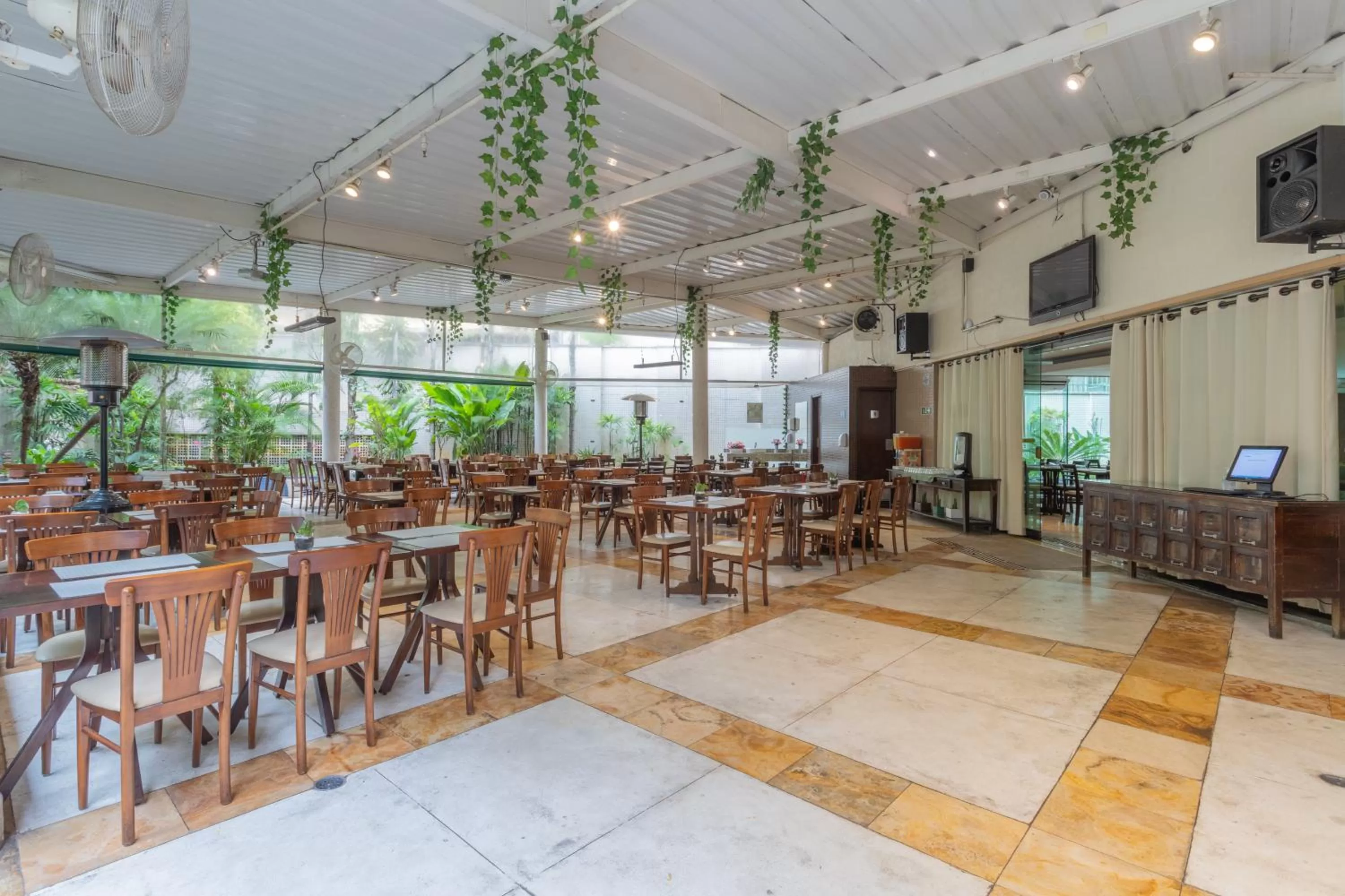 Restaurant/places to eat in Green Place Ibirapuera