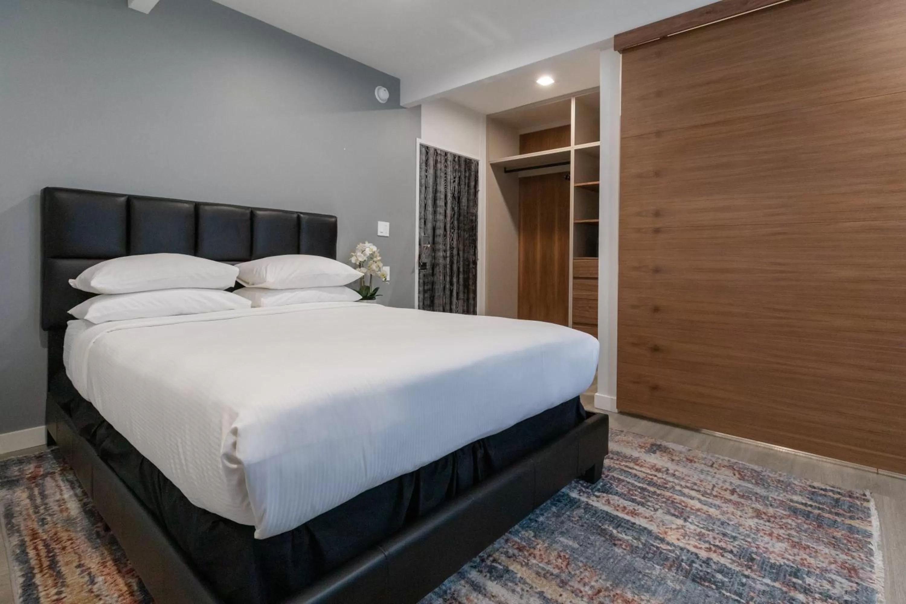 Bed in Park Plaza Lodge