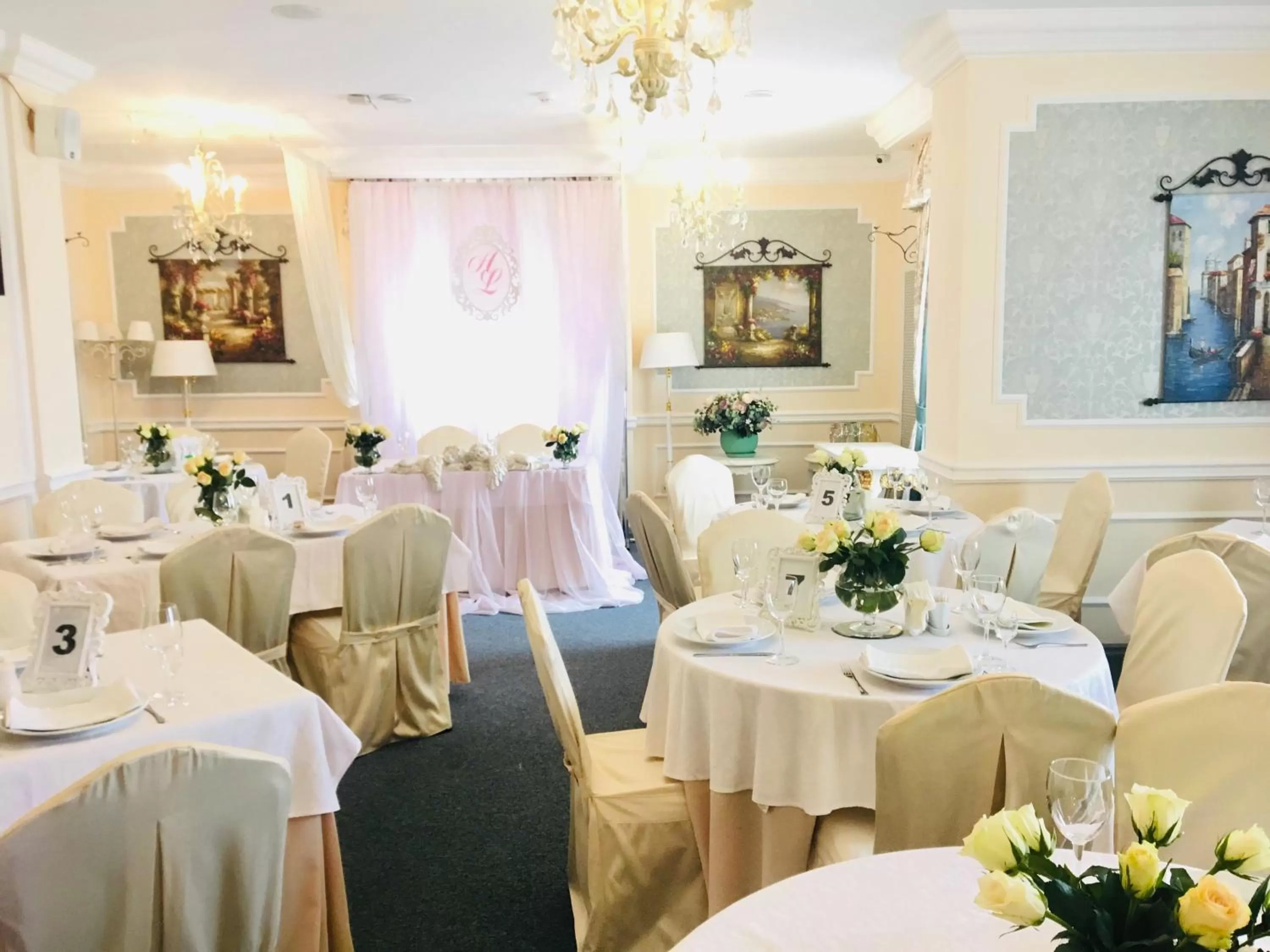 Restaurant/places to eat, Banquet Facilities in Royal Olympic Hotel