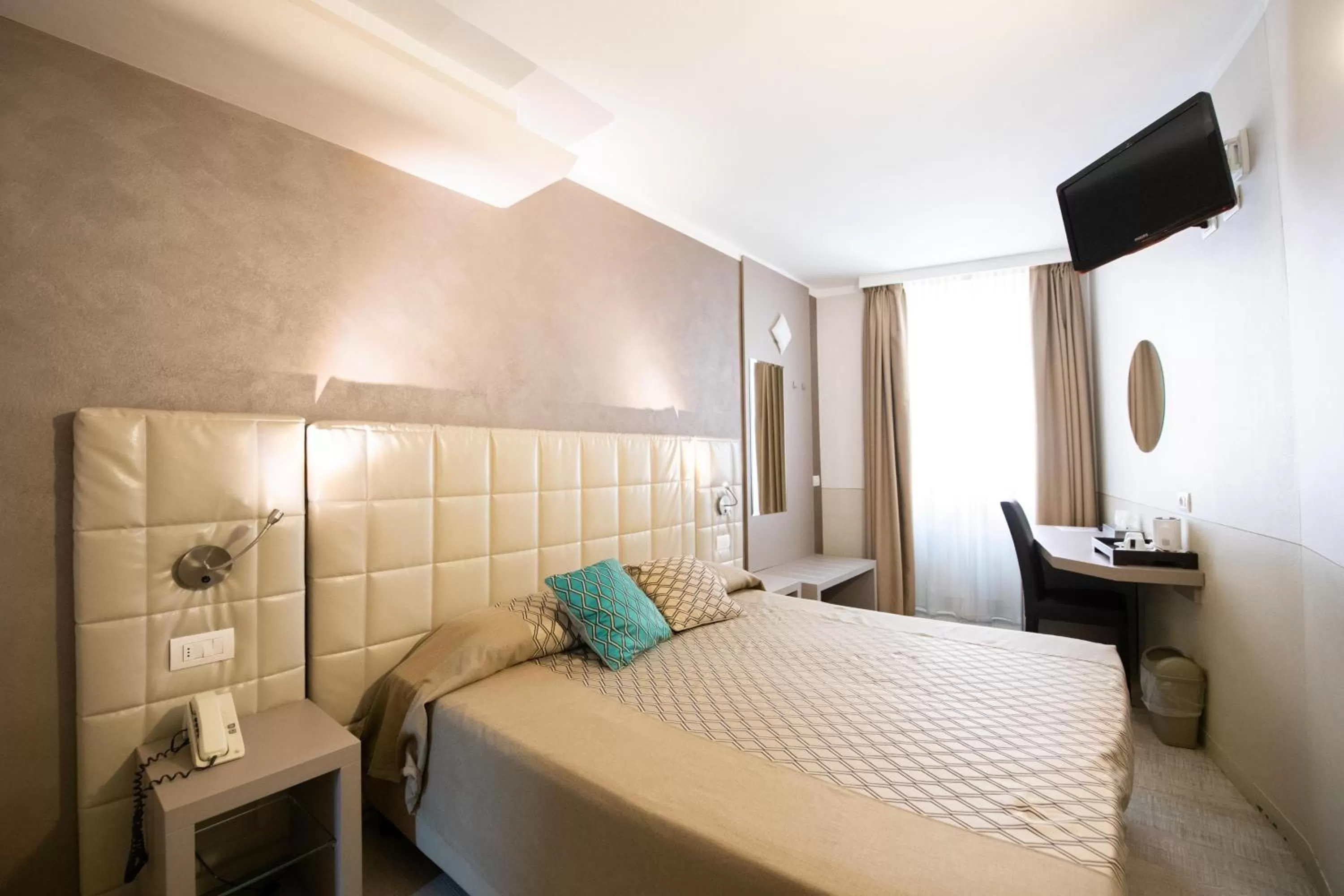 Photo of the whole room, Bed in Alessi Hotel Trattoria