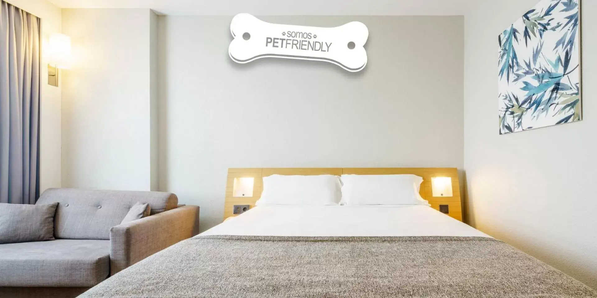 Double Room Pet Friendly in Ilunion Valencia 4 Double Room Pet Friendly in Ilunion Valencia 4