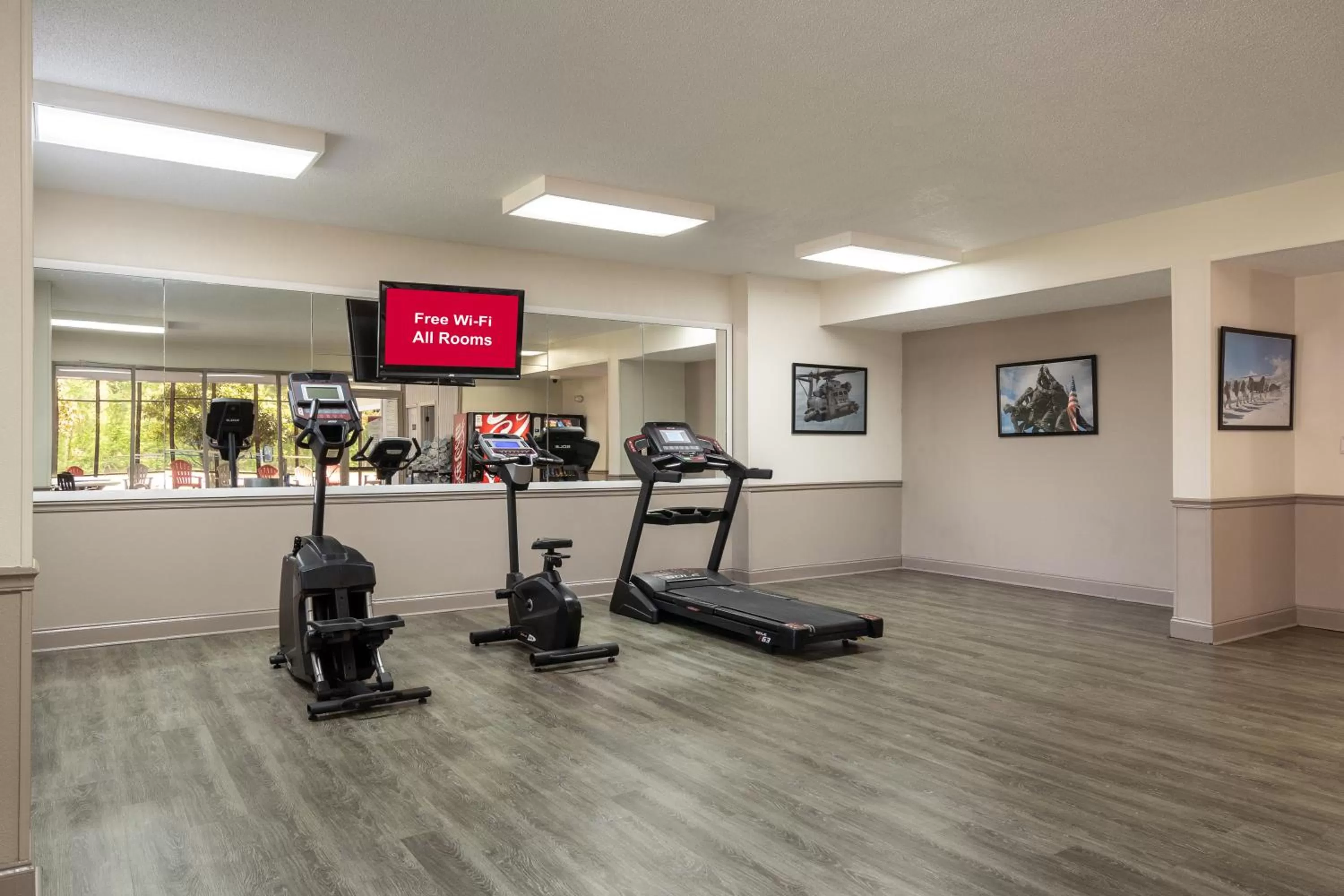 Fitness centre/facilities in Red Roof Inn & Suites Jacksonville, NC