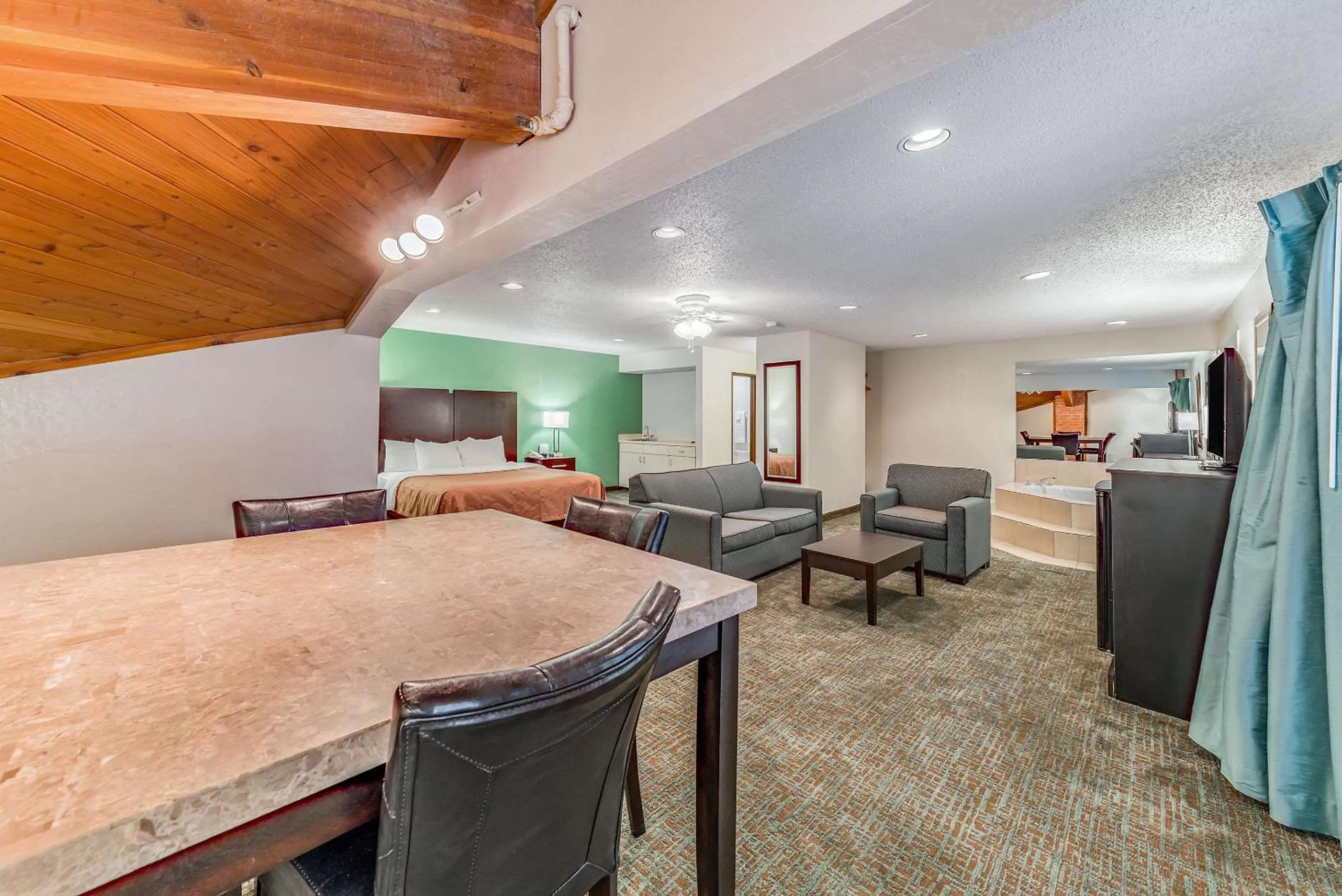 Bedroom in Quality Inn Allen - Plano East