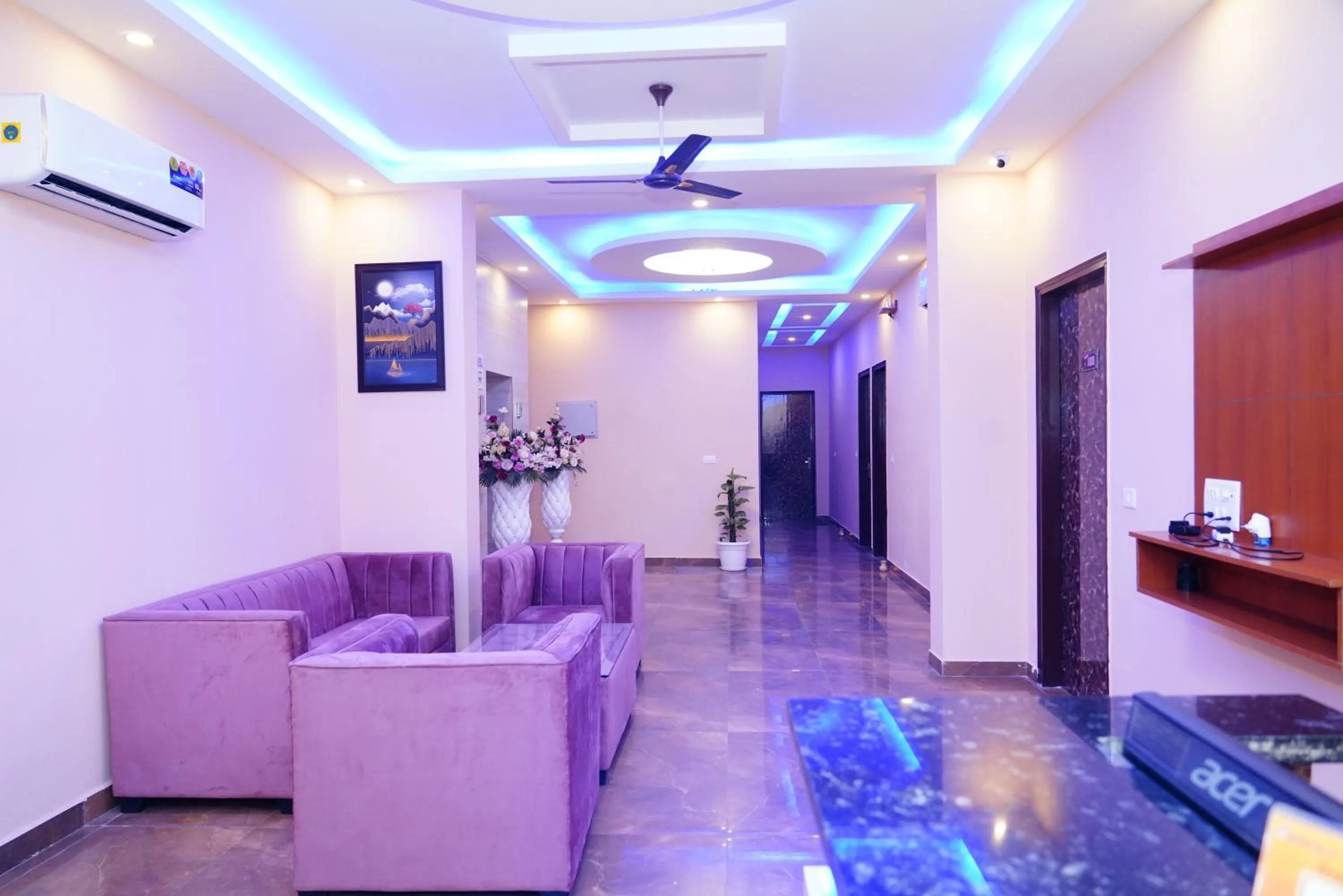 Living room in ExpoMart Inn