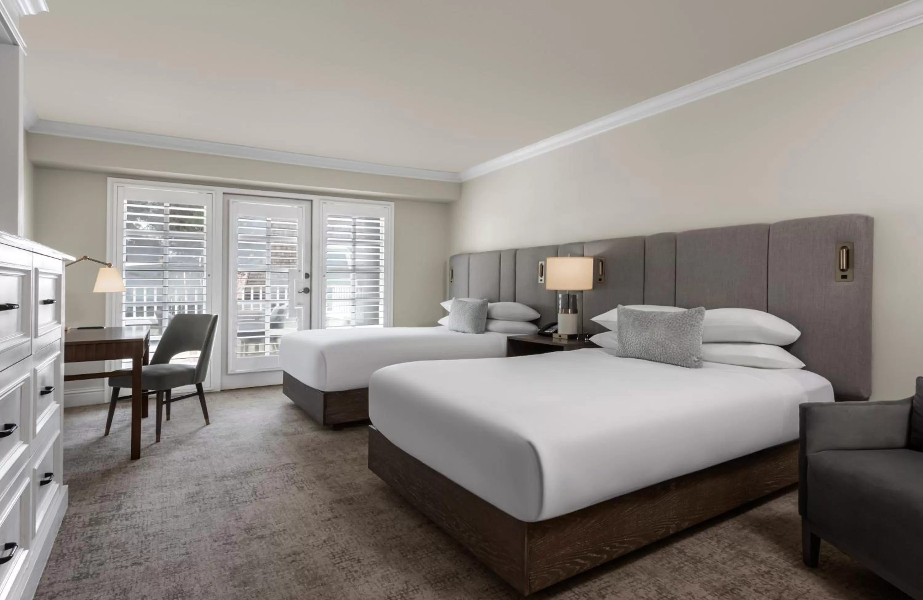 Photo of the whole room, Bed in L'Auberge Del Mar Resort and Spa