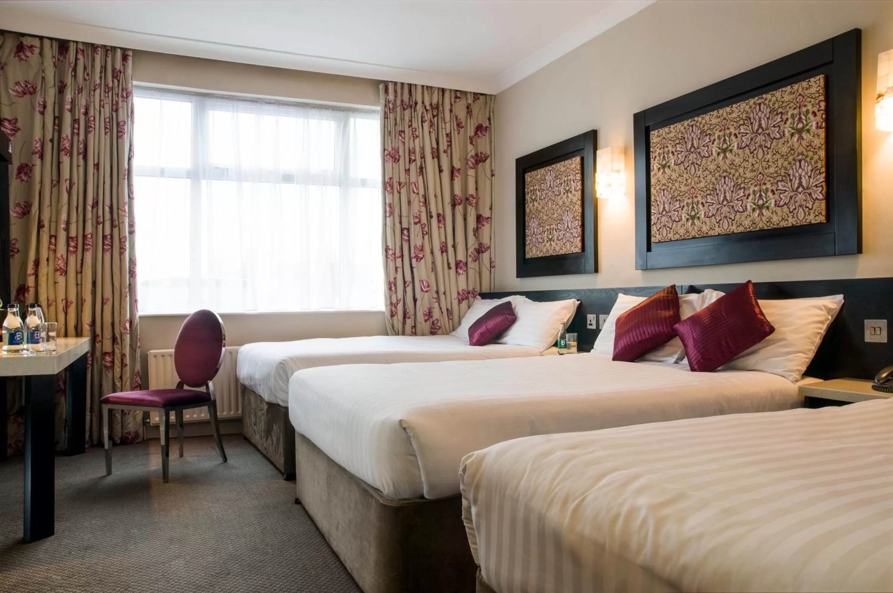 Bed in Flannery's Hotel