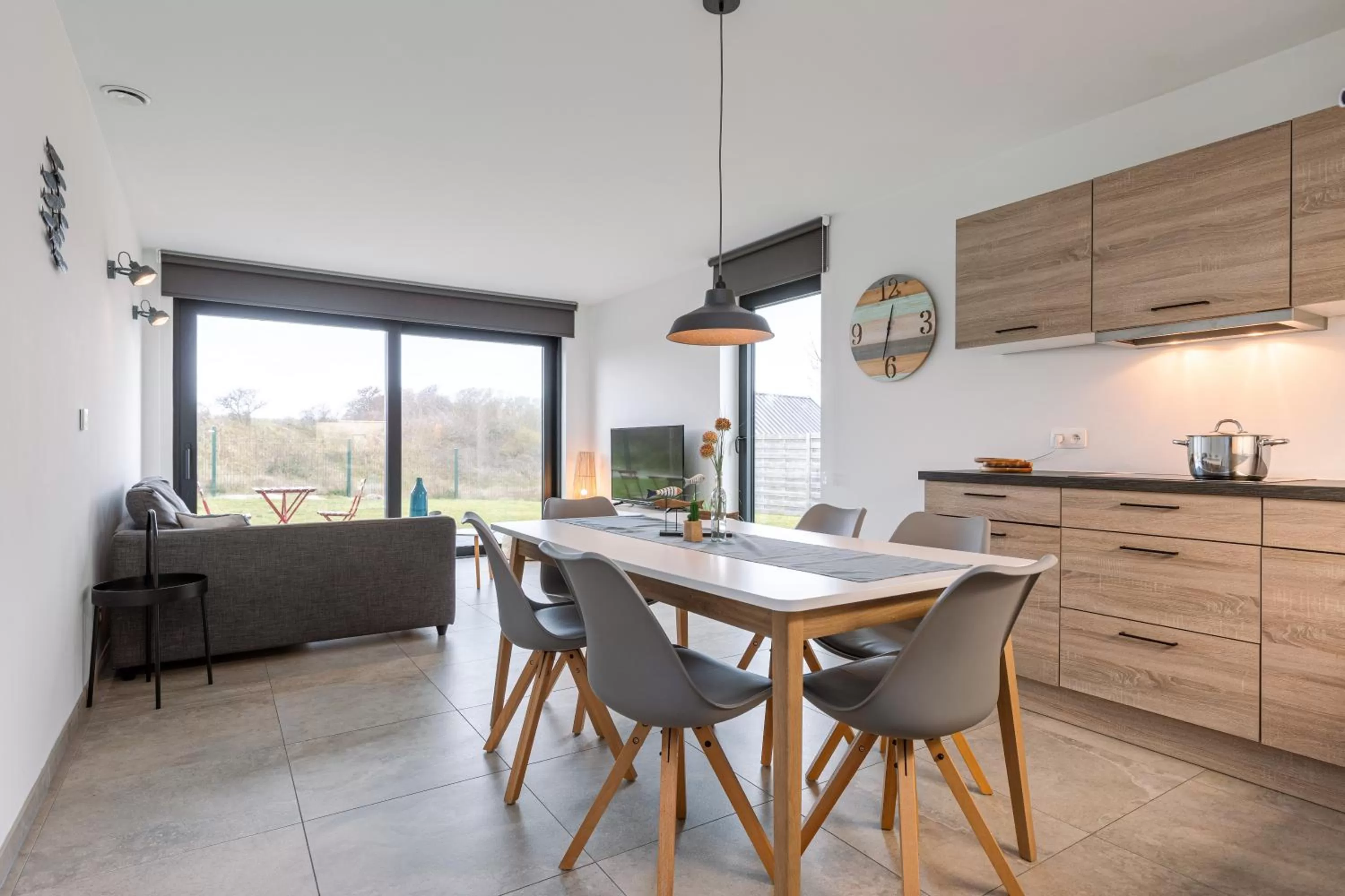 TV and multimedia, Dining Area in Whaaw Westende-bad