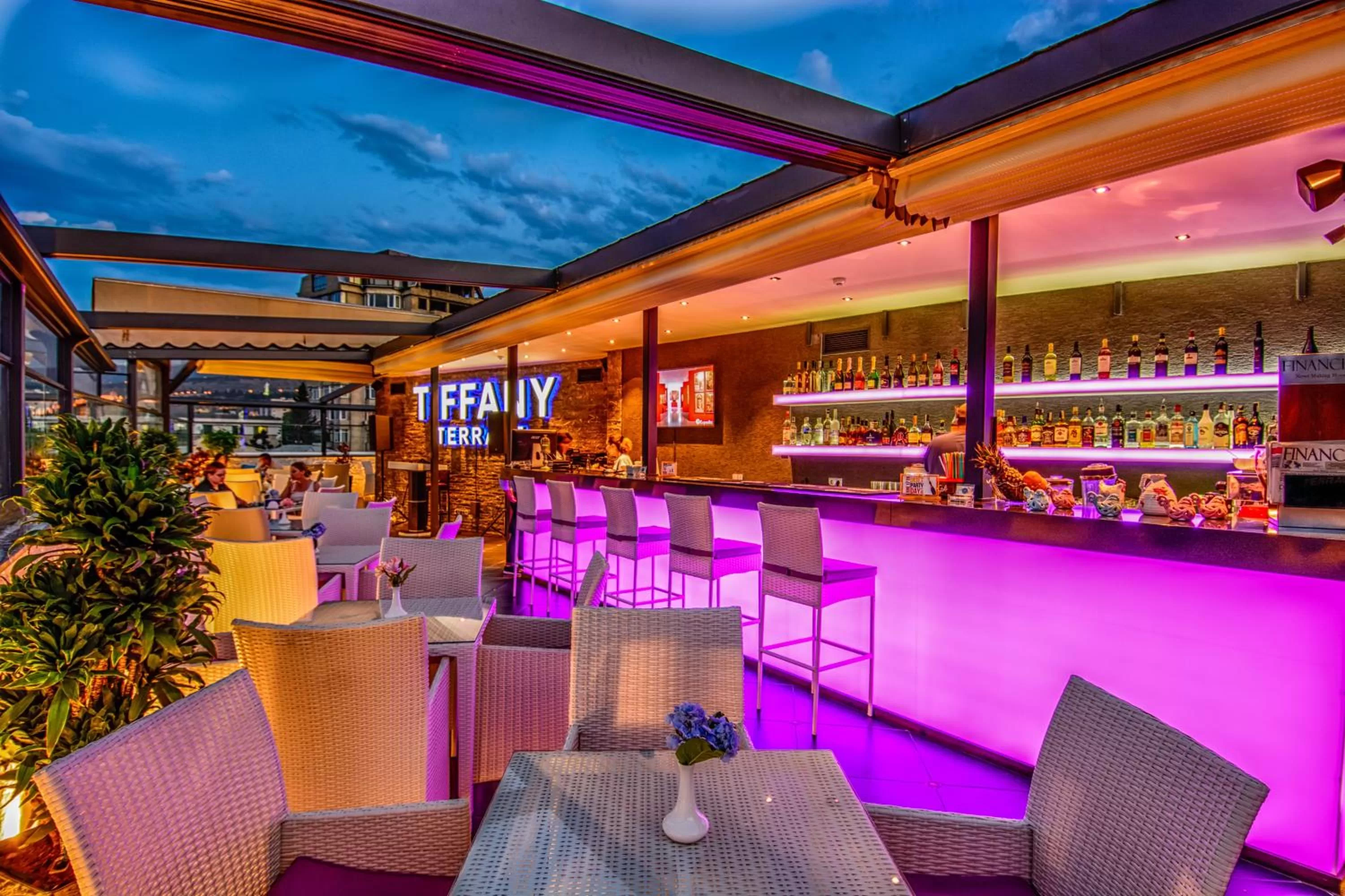 Restaurant/places to eat in River Side Hotel Tbilisi