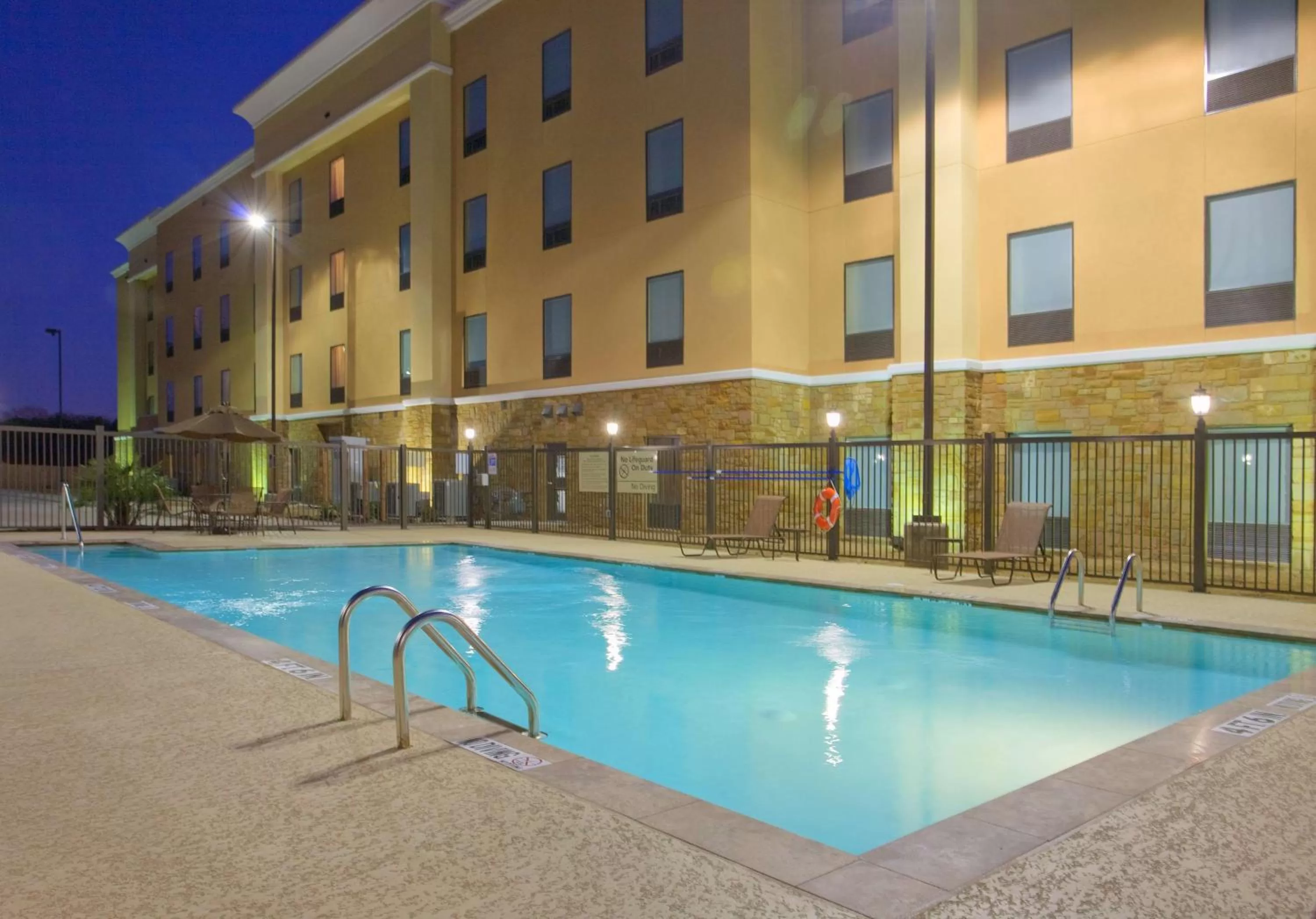 Pool view in Hampton Inn & Suites New Braunfels