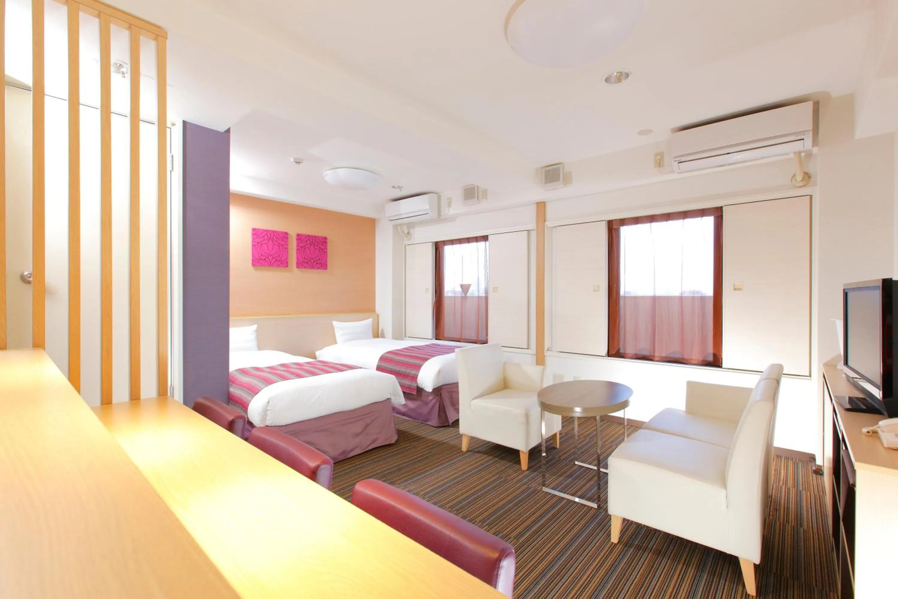 Spring, Bed in HOTEL MYSTAYS Asakusa