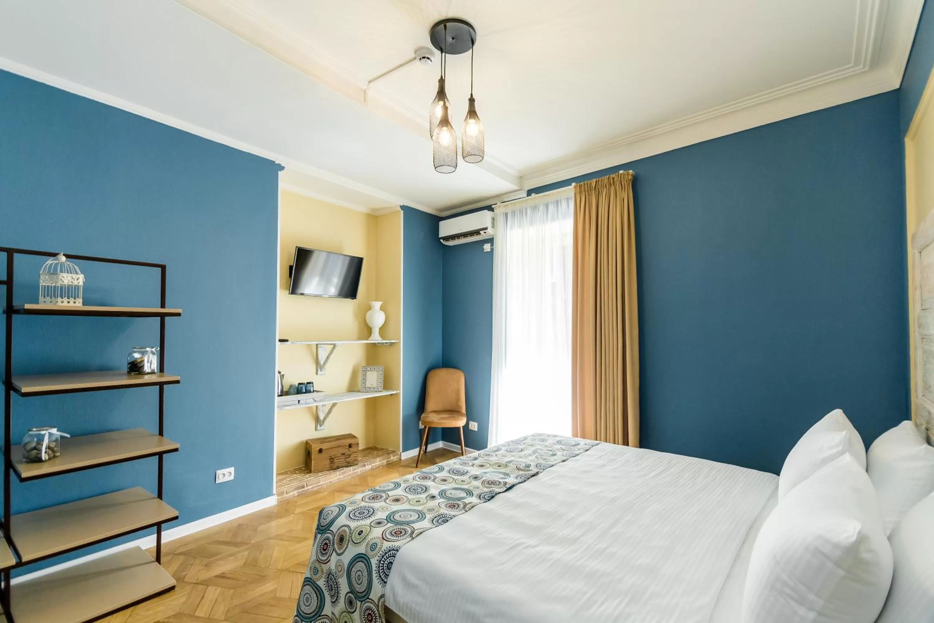 Photo of the whole room, Bed in Gvino Minda