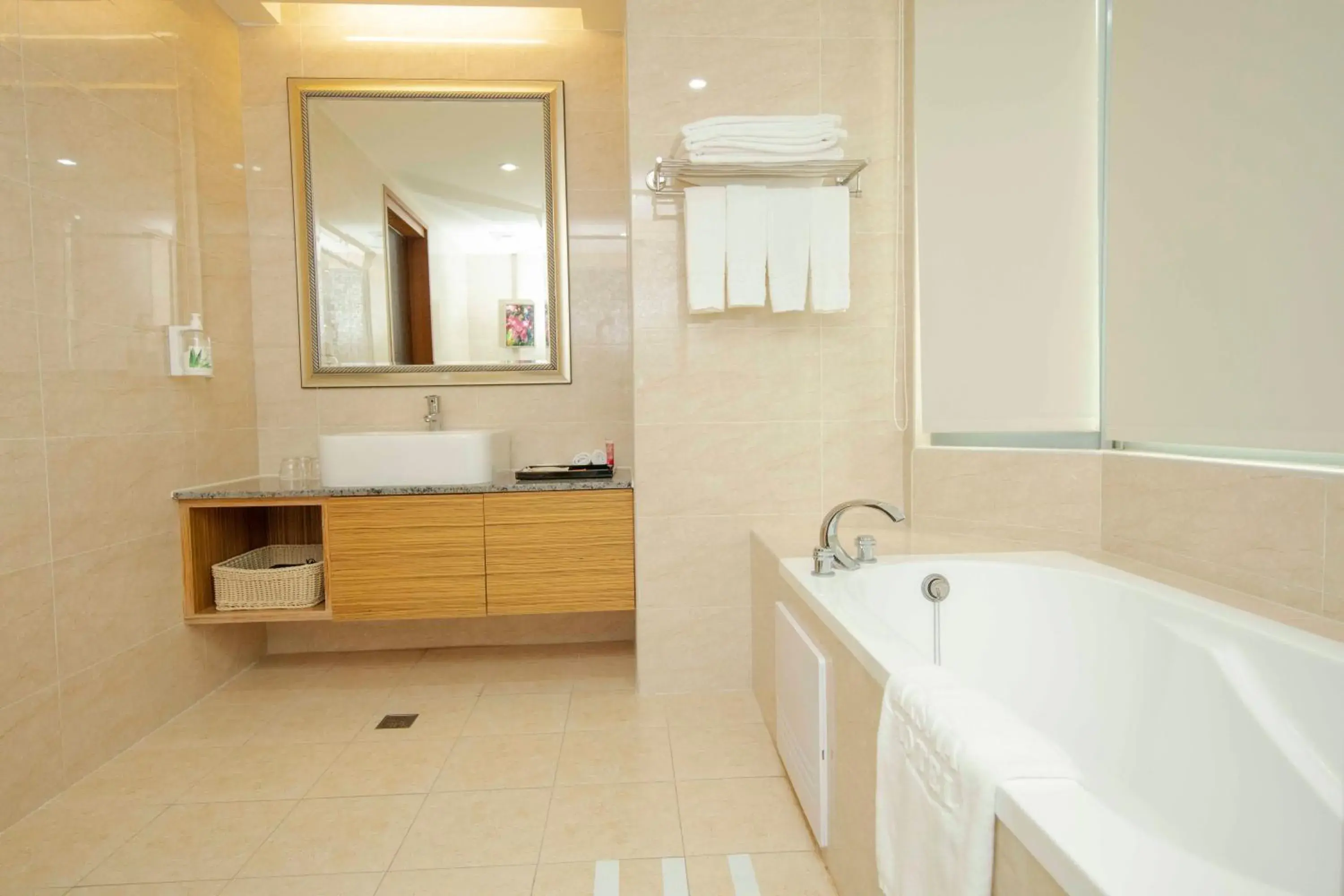 Family Room with Bathtub (4 Adults) in Arsma Hotel Family Room with Bathtub (4 Adults) in Arsma Hotel
