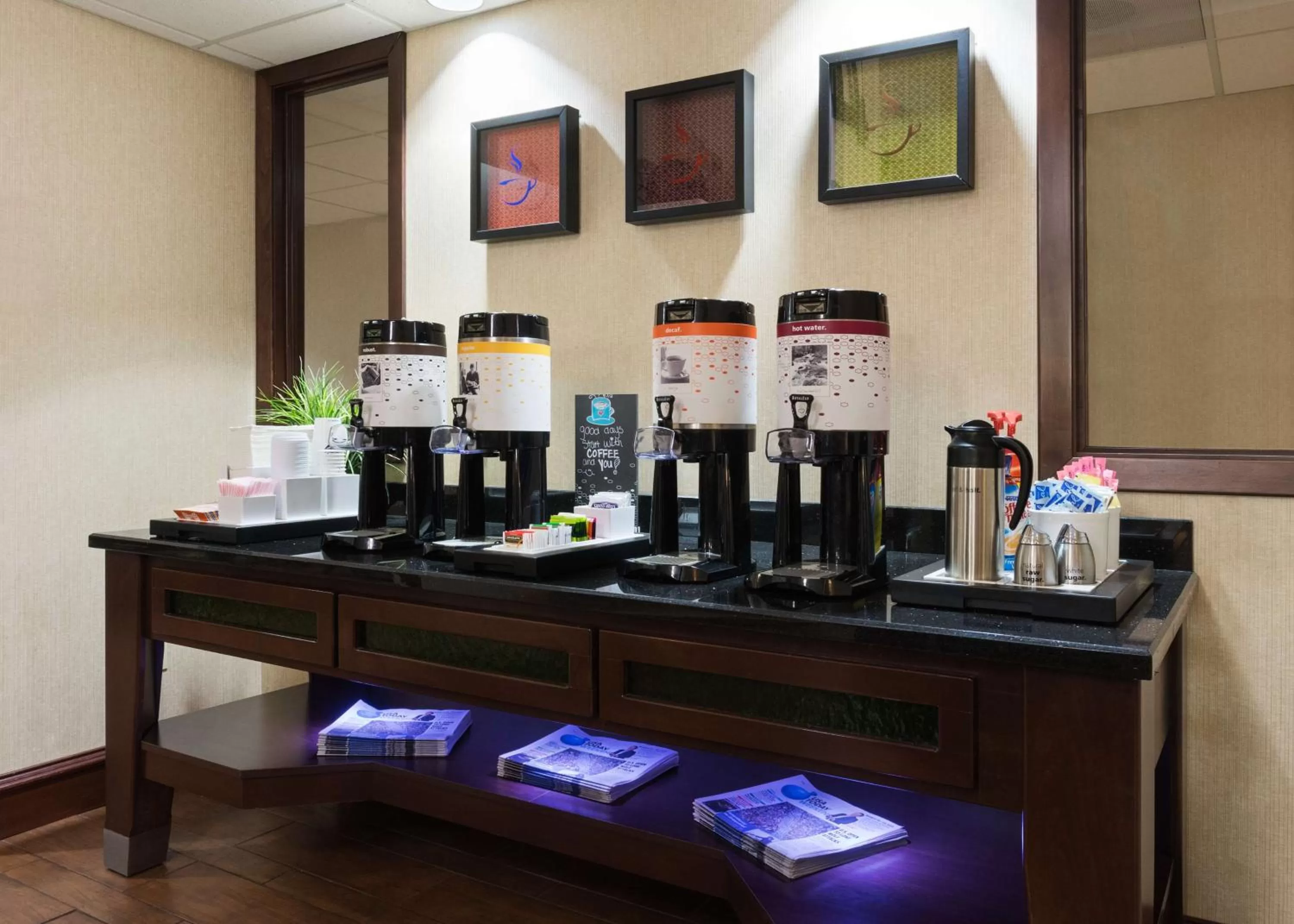 Dining area in Hampton Inn by Hilton Odessa