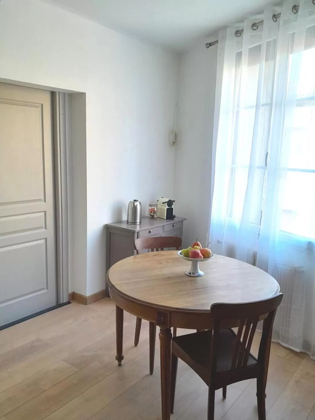 Dining Area in La pause sous le pin