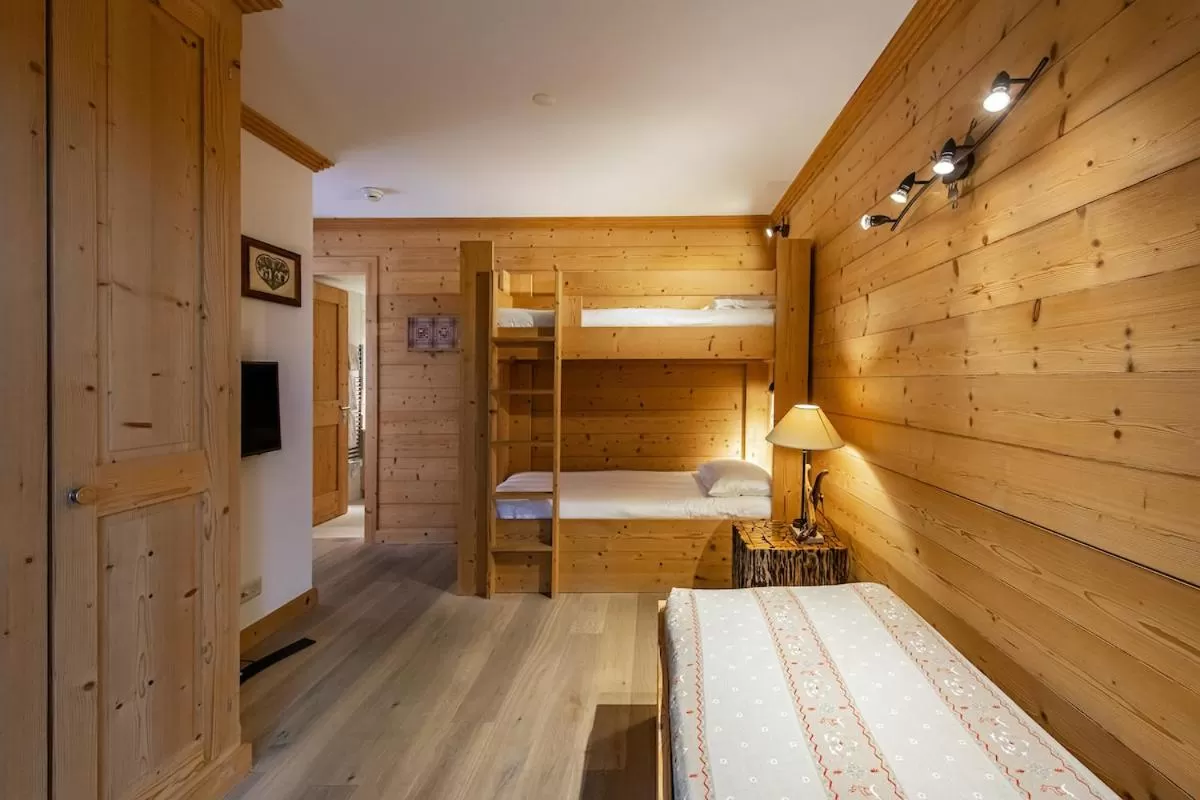 bunk bed, Bed in Chalet RoyAlp Hôtel & Spa