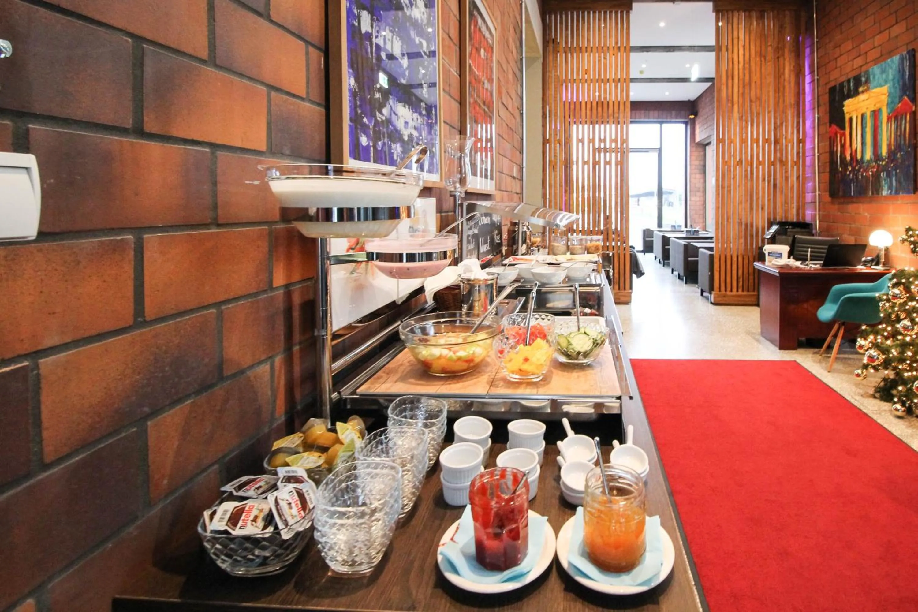 Breakfast in H24 Berlin Lichtenberg