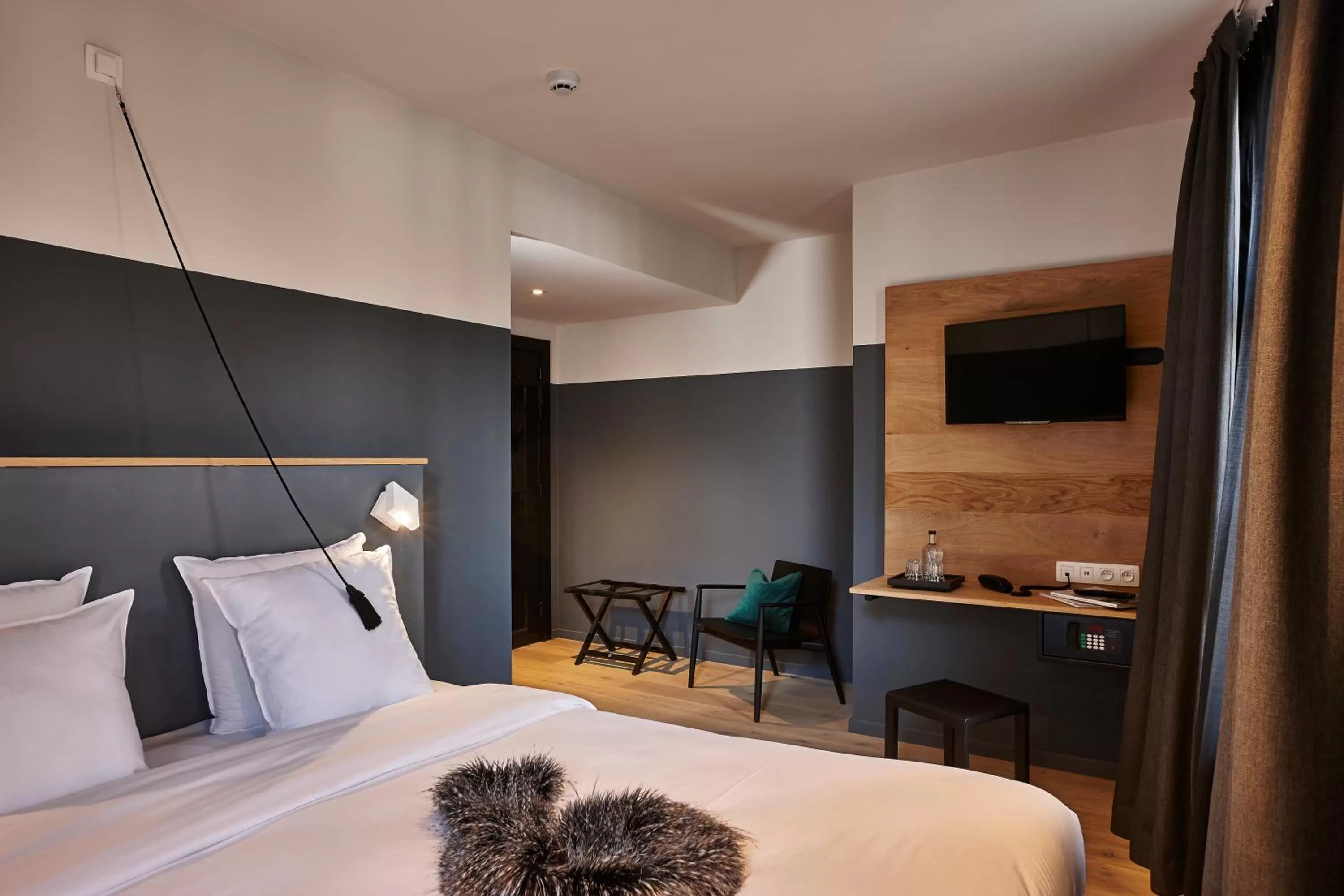 Bed in Hotel Monsieur Ernest