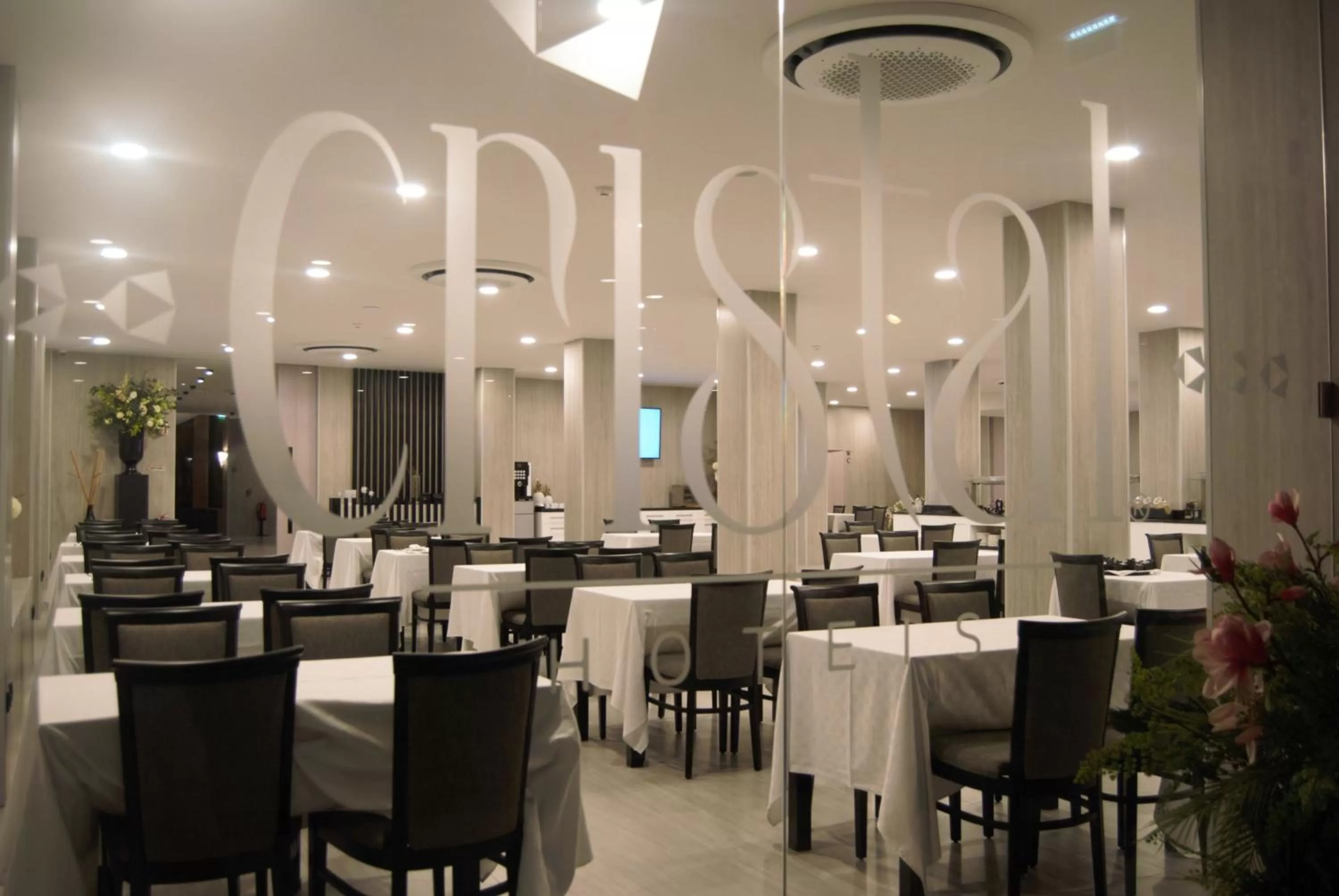 Restaurant/places to eat in Hotel Cristal Setúbal
