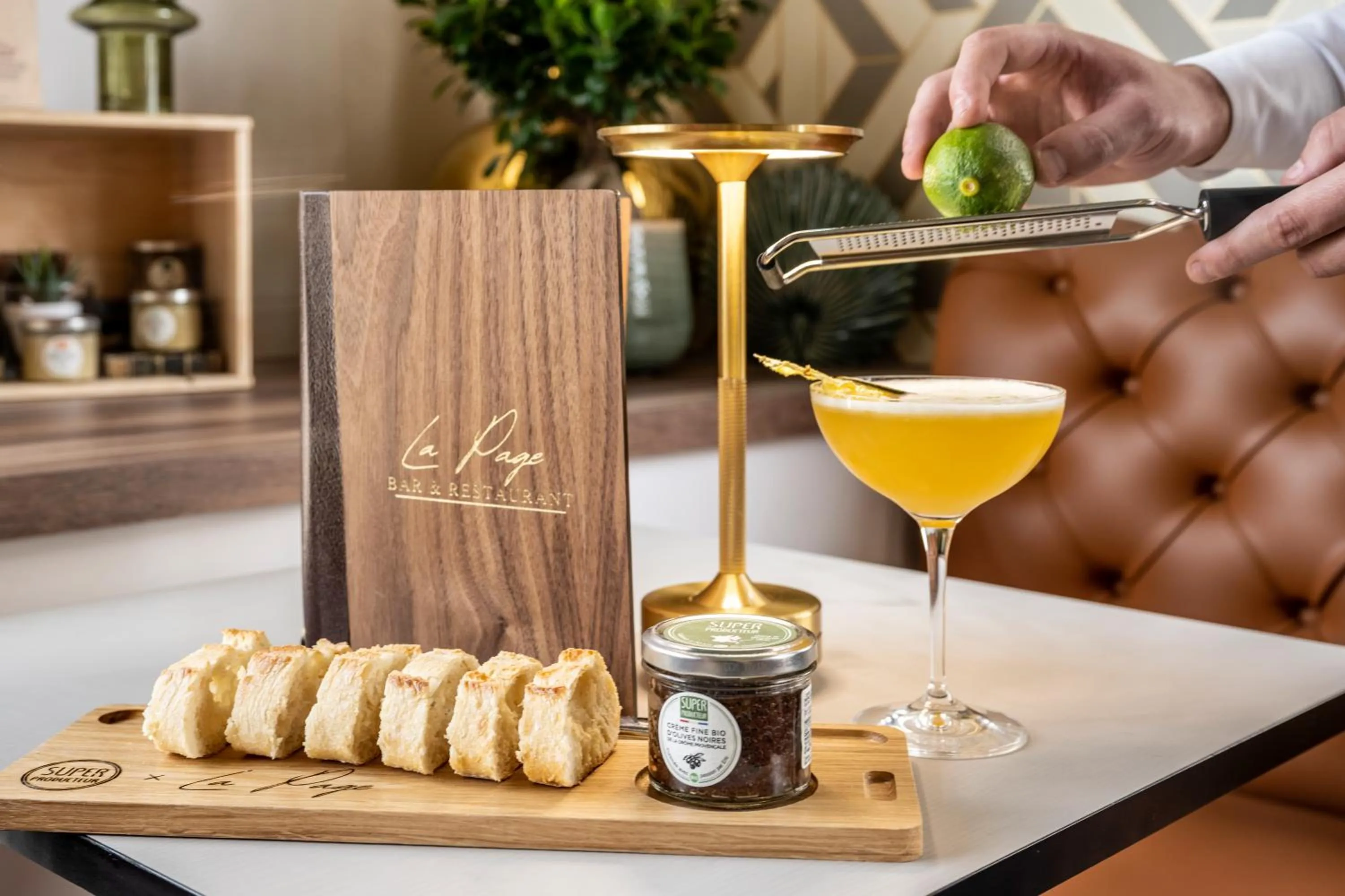 Lounge or bar in Mercure Paris Bercy Bibliothèque